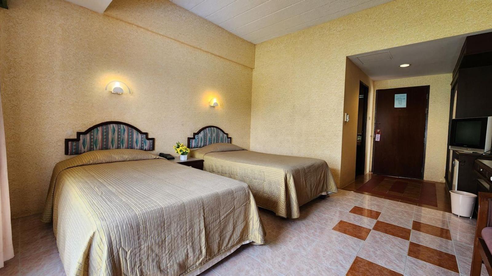 Standard Twin Room photo 2