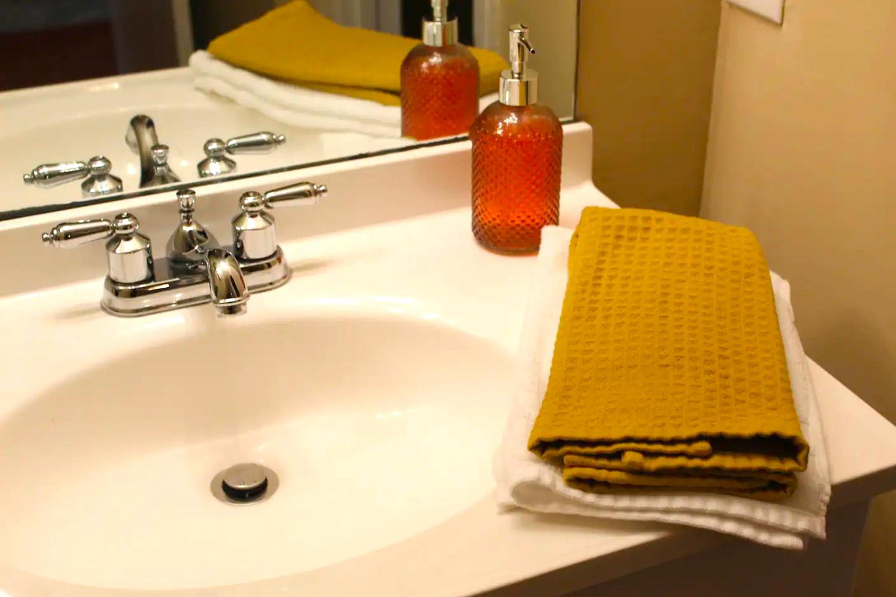 Three-Bedroom Apartment - Photo 41