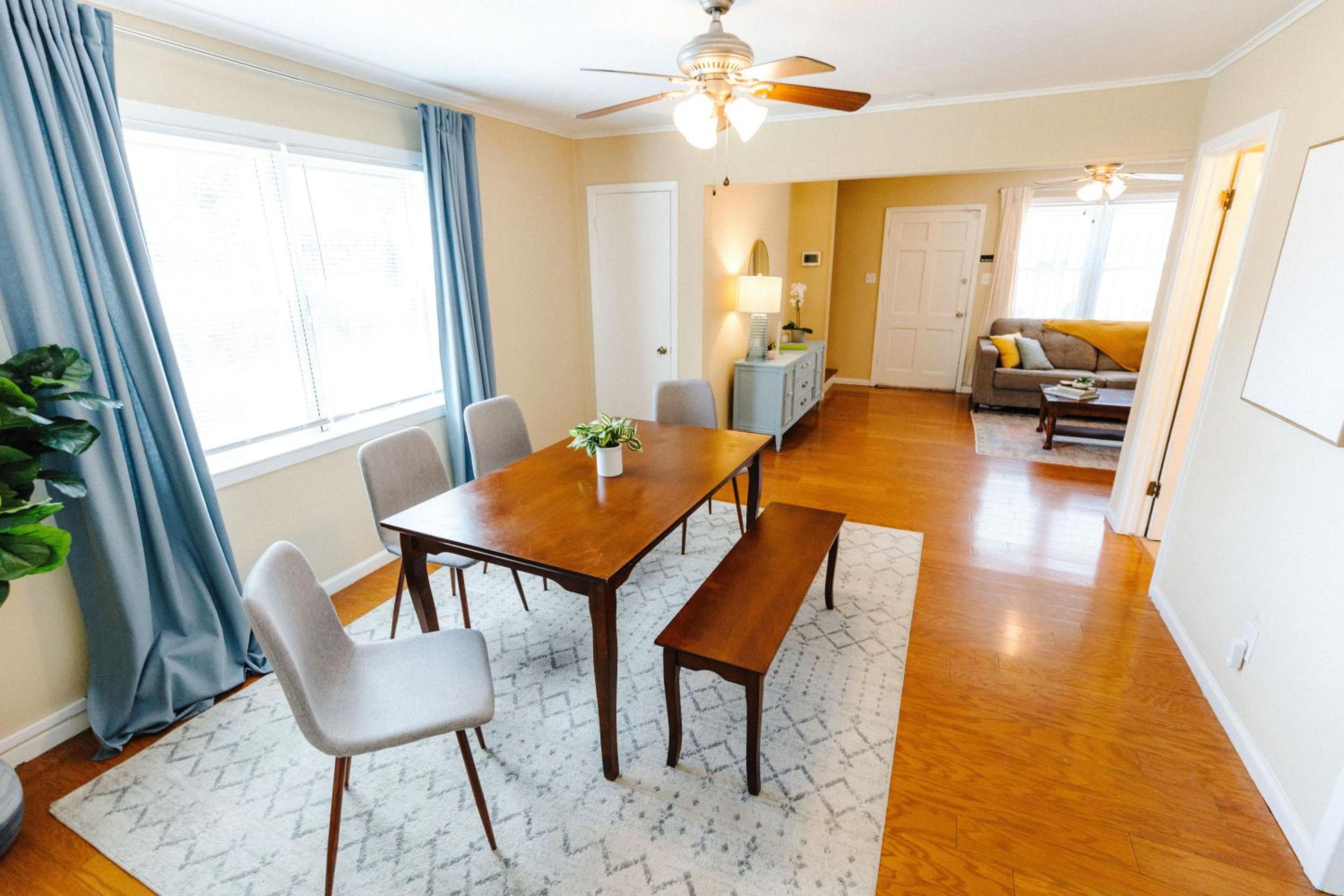 Three-Bedroom Apartment - Photo 29
