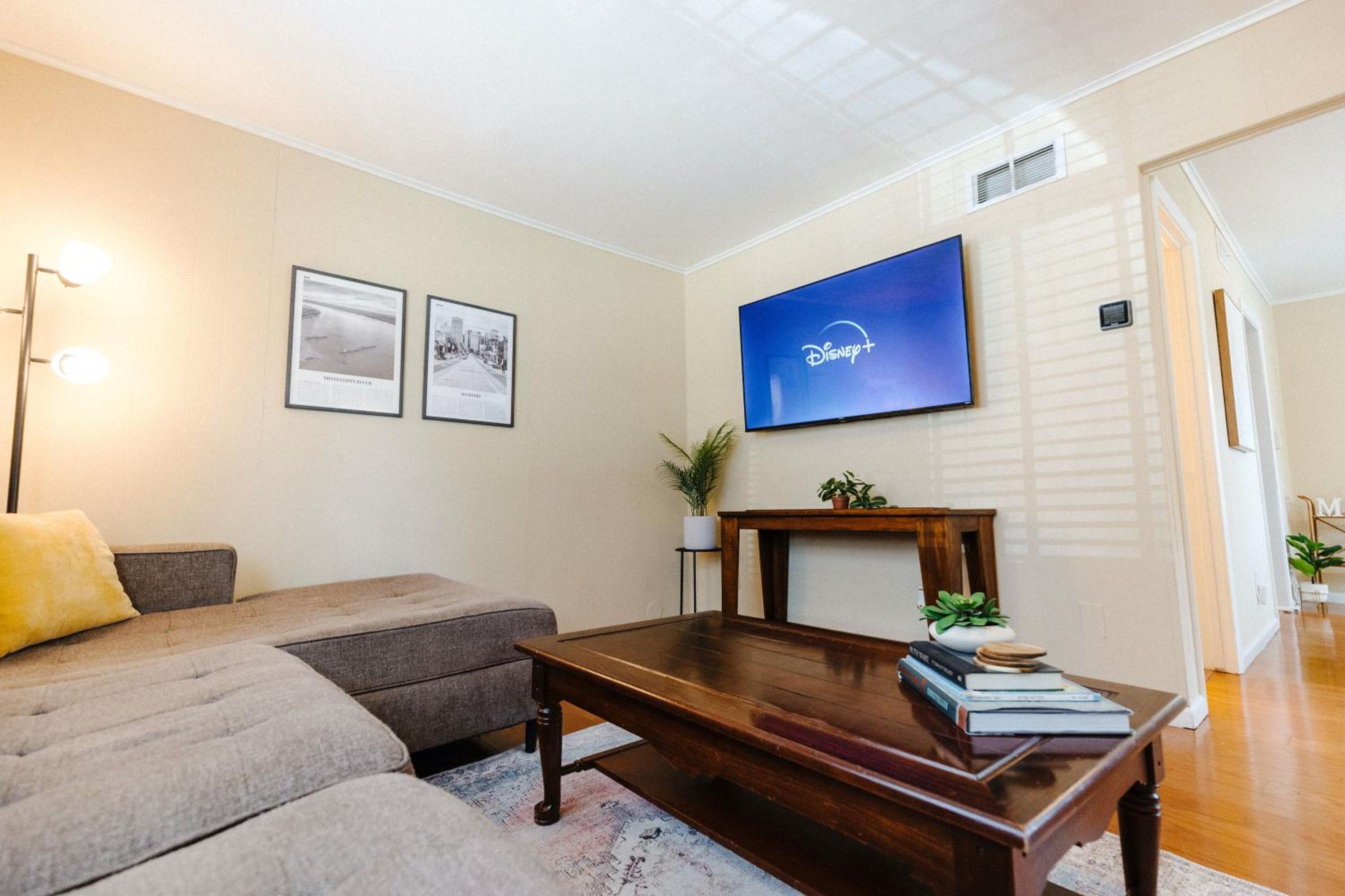 Three-Bedroom Apartment - Photo 3