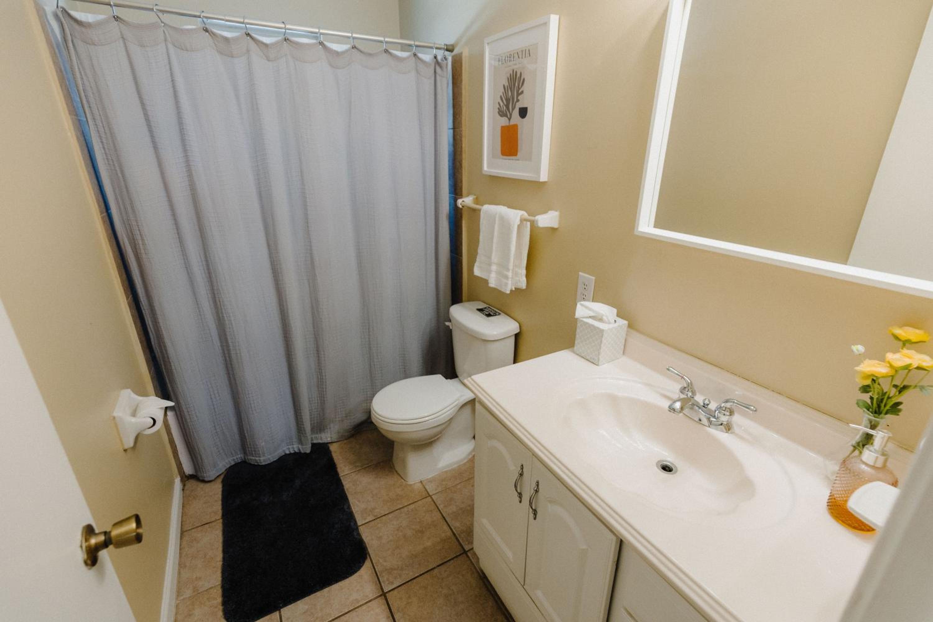Three-Bedroom Apartment - Photo 6