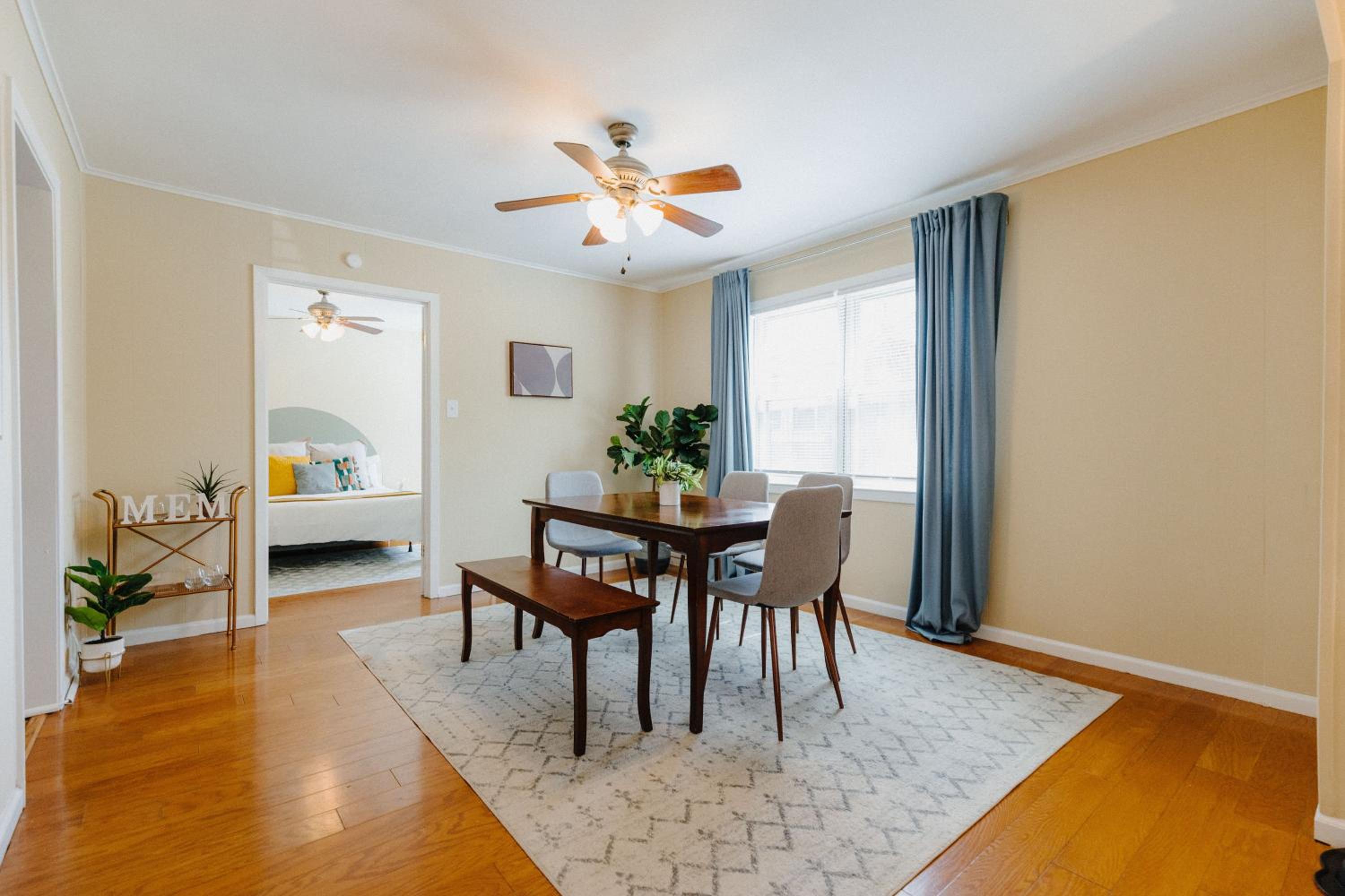 Three-Bedroom Apartment - Photo 7
