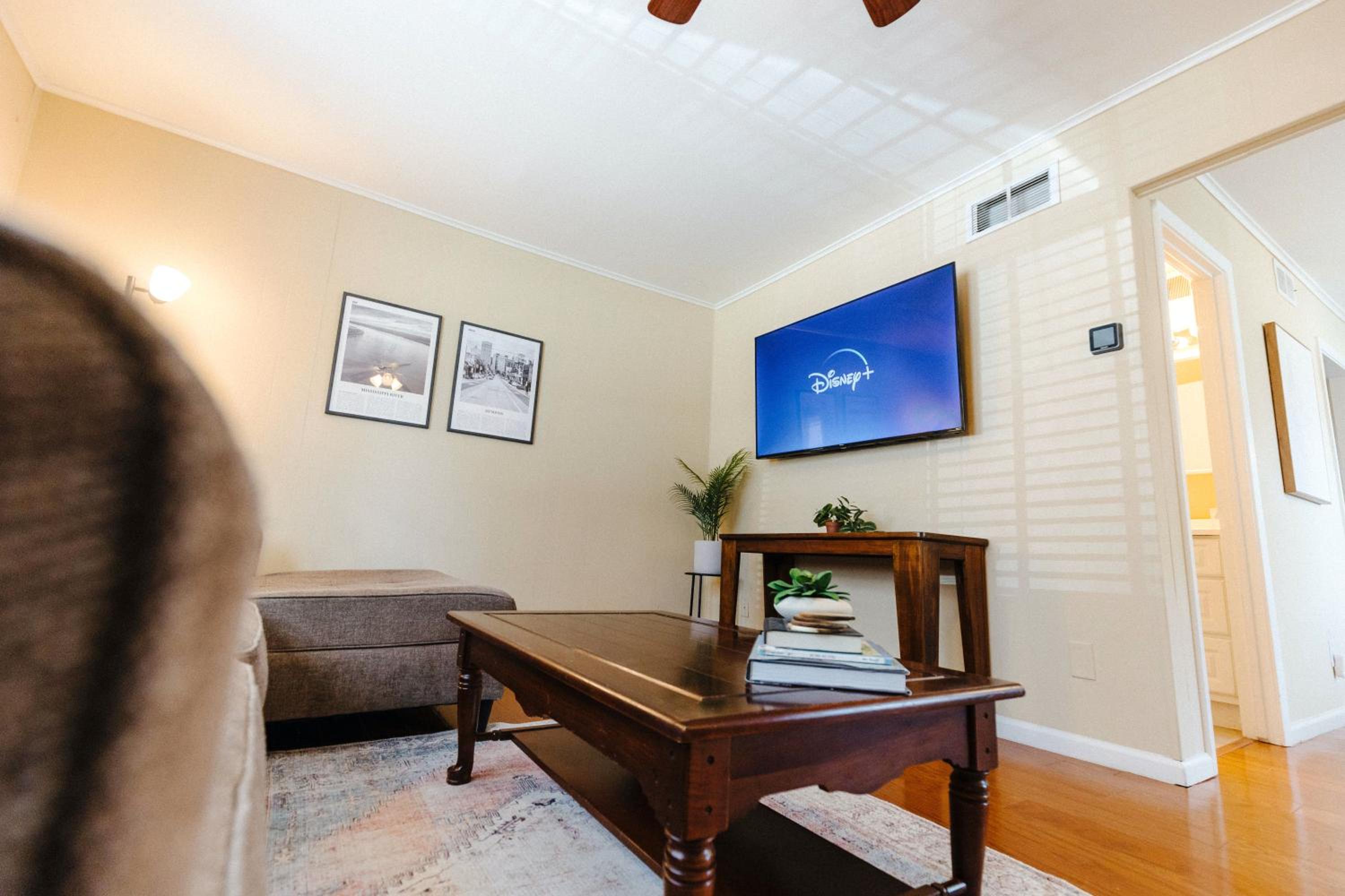 Three-Bedroom Apartment - Photo 11