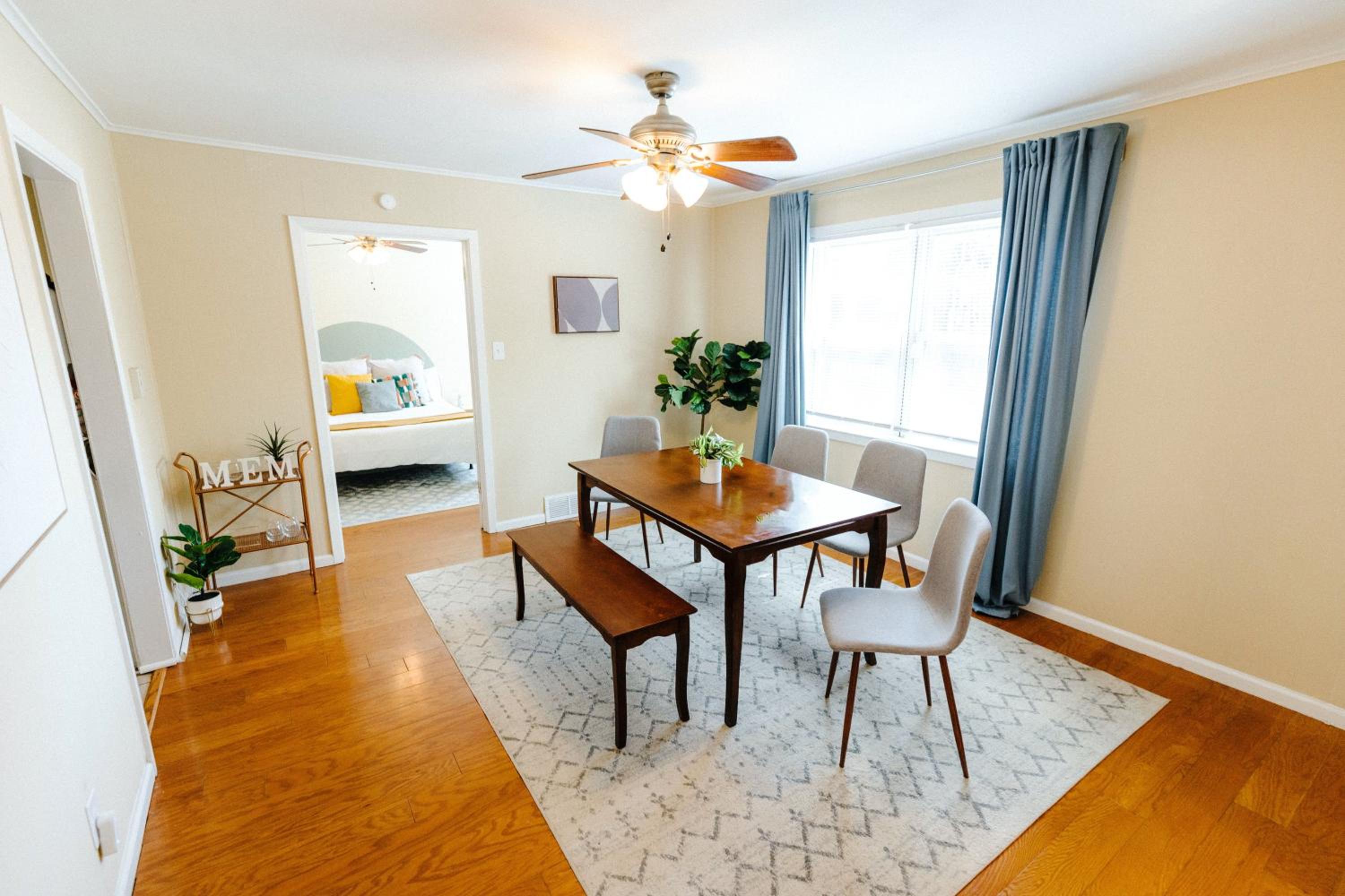 Three-Bedroom Apartment - Photo 13