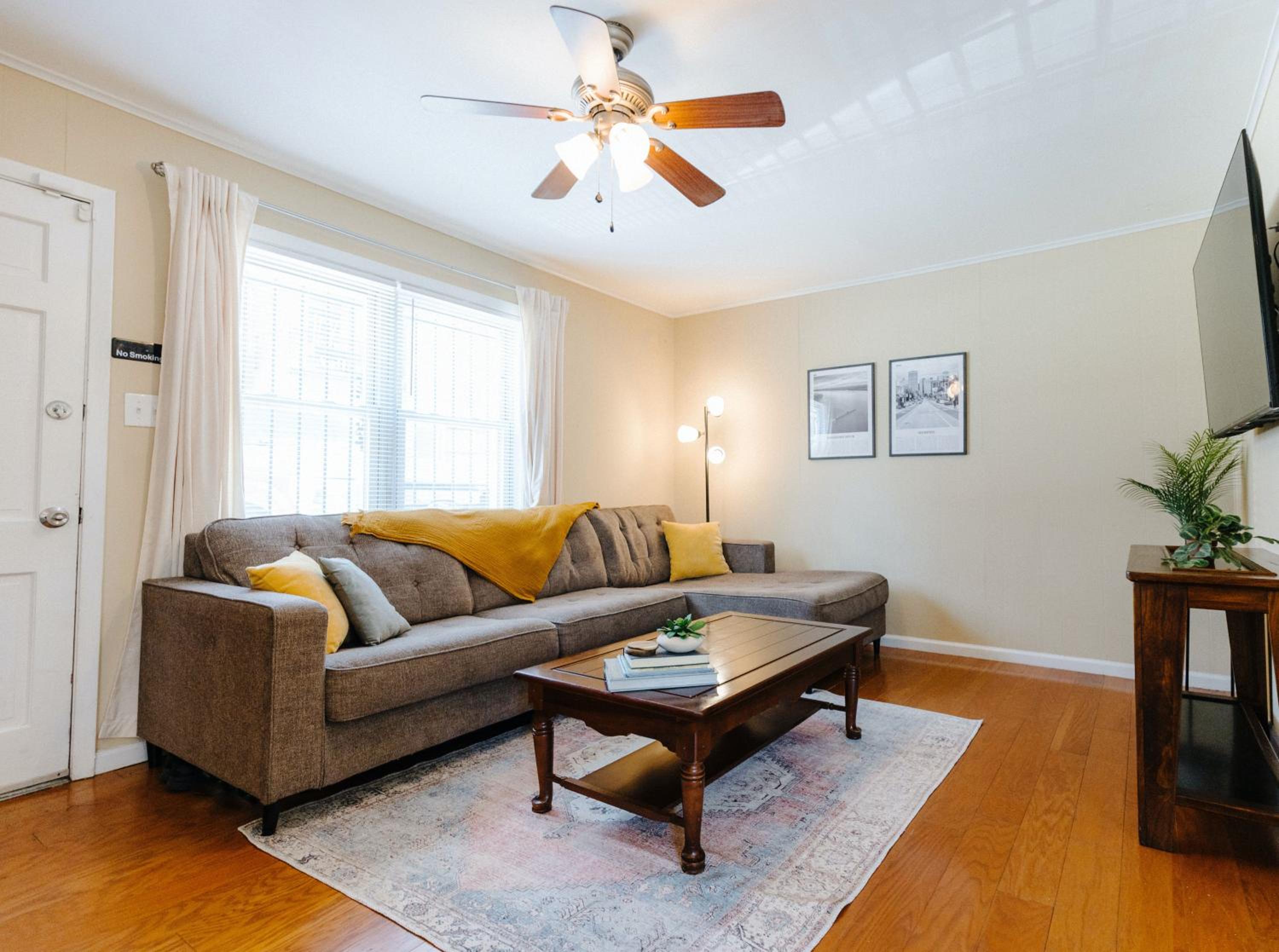 Three-Bedroom Apartment - Photo 20