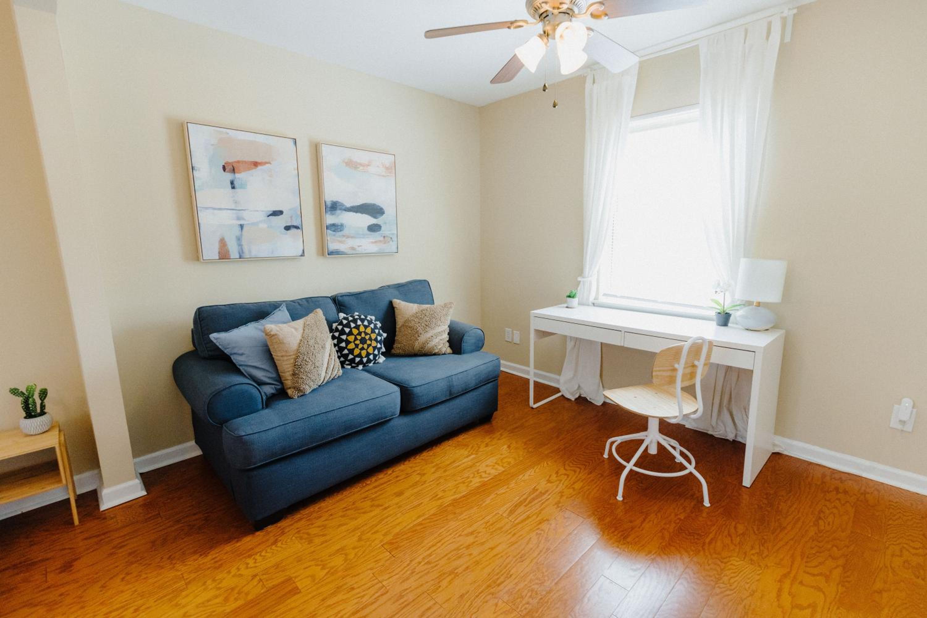 Three-Bedroom Apartment - Photo 24