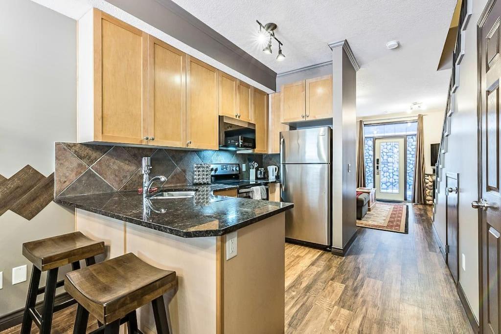 Two-Bedroom Townhouse - Photo 6