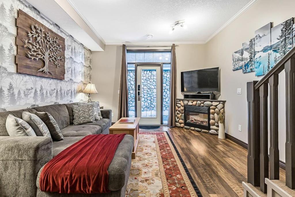 Two-Bedroom Townhouse - Photo 24