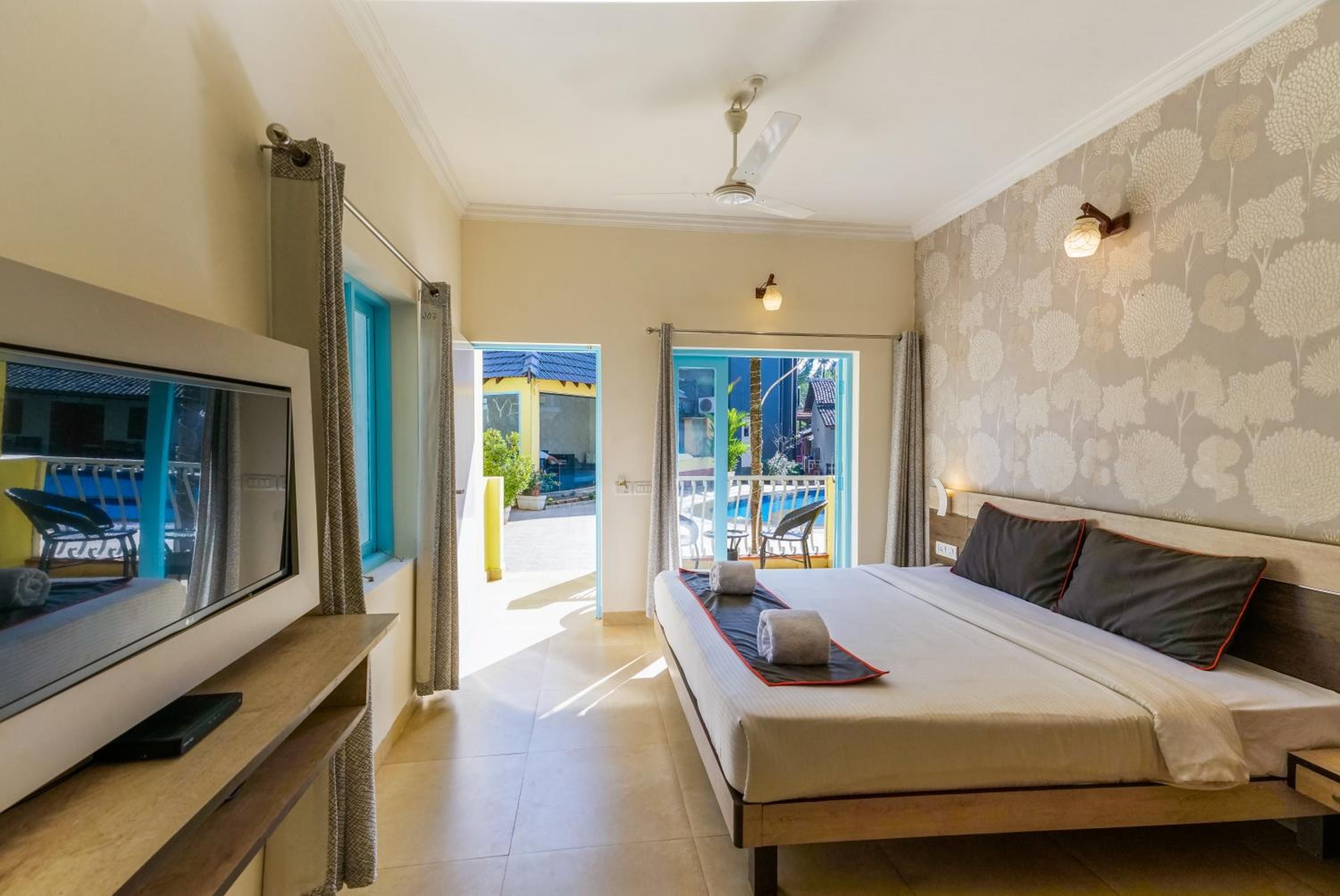 Triple Room With Pool View