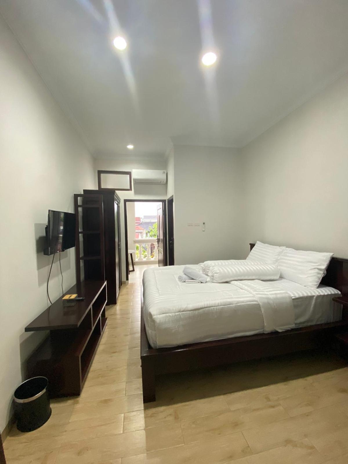 Deluxe Double Room with Balcony photo 1