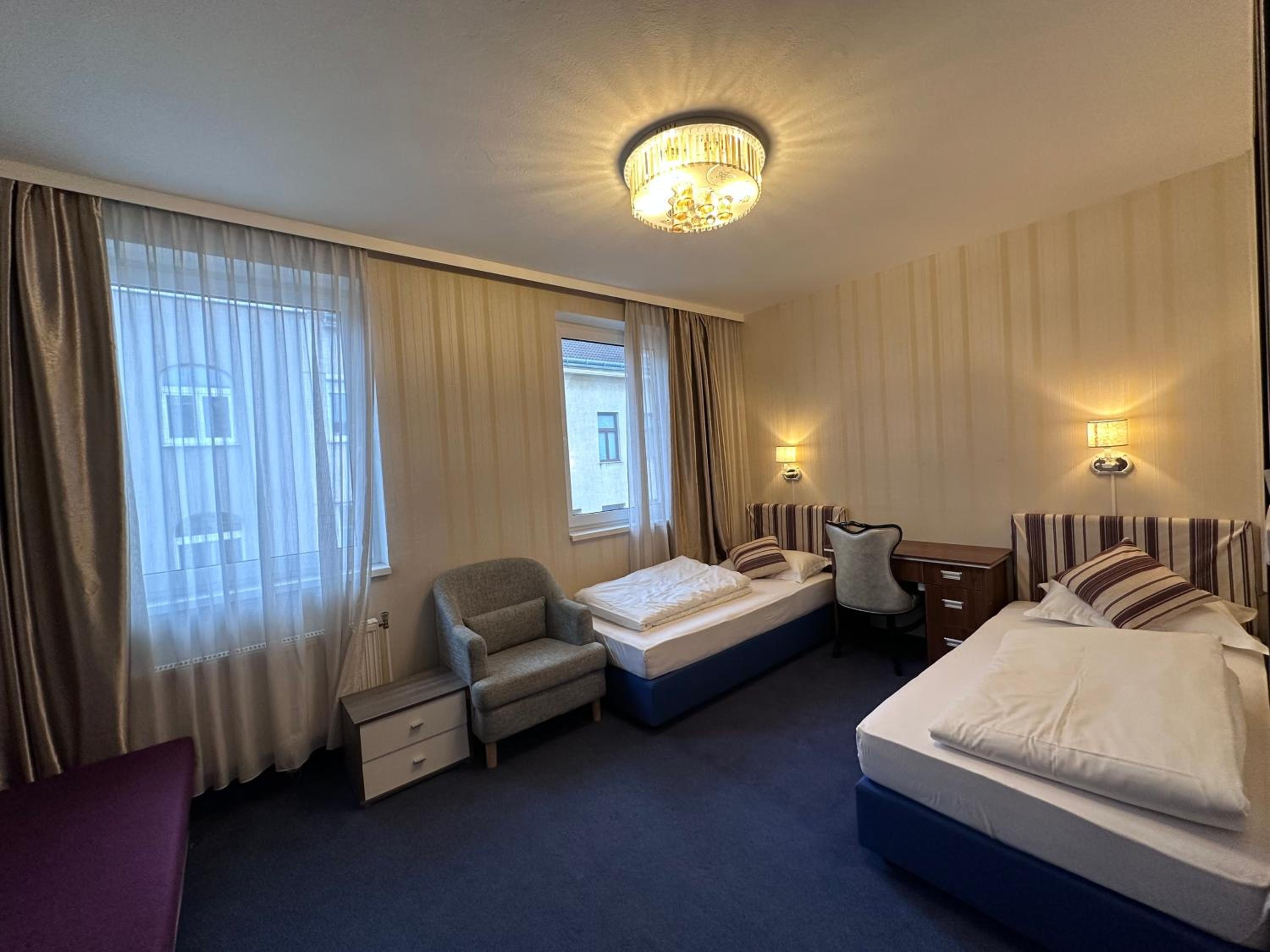 Double or Twin Room - Photo 2