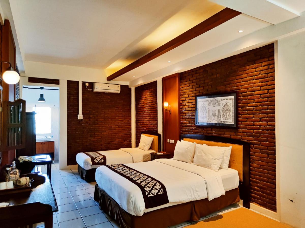 Triple Room with Pool View