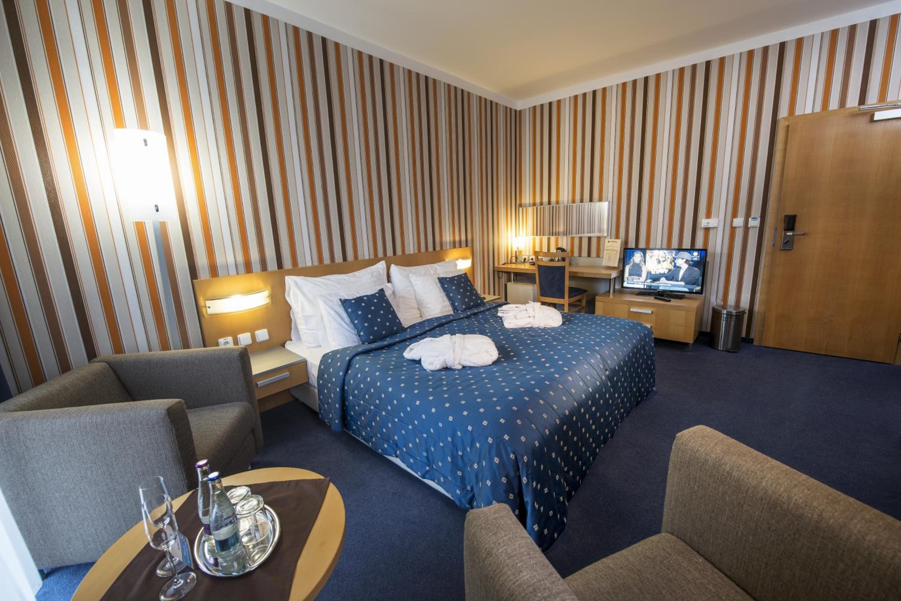Standard Double Room - Photo 3