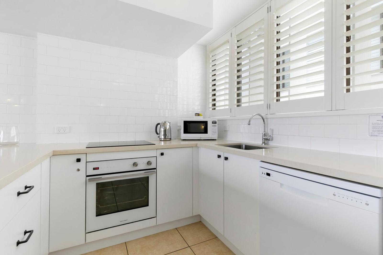 Deluxe Three-Bedroom Apartment with River View photo 3