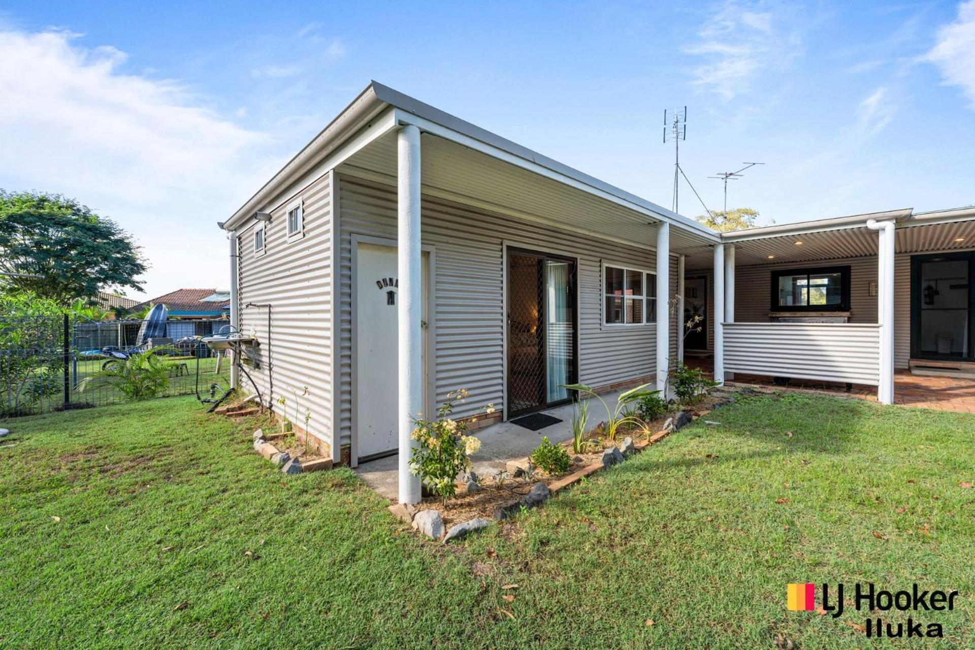 Three-Bedroom House photo 2