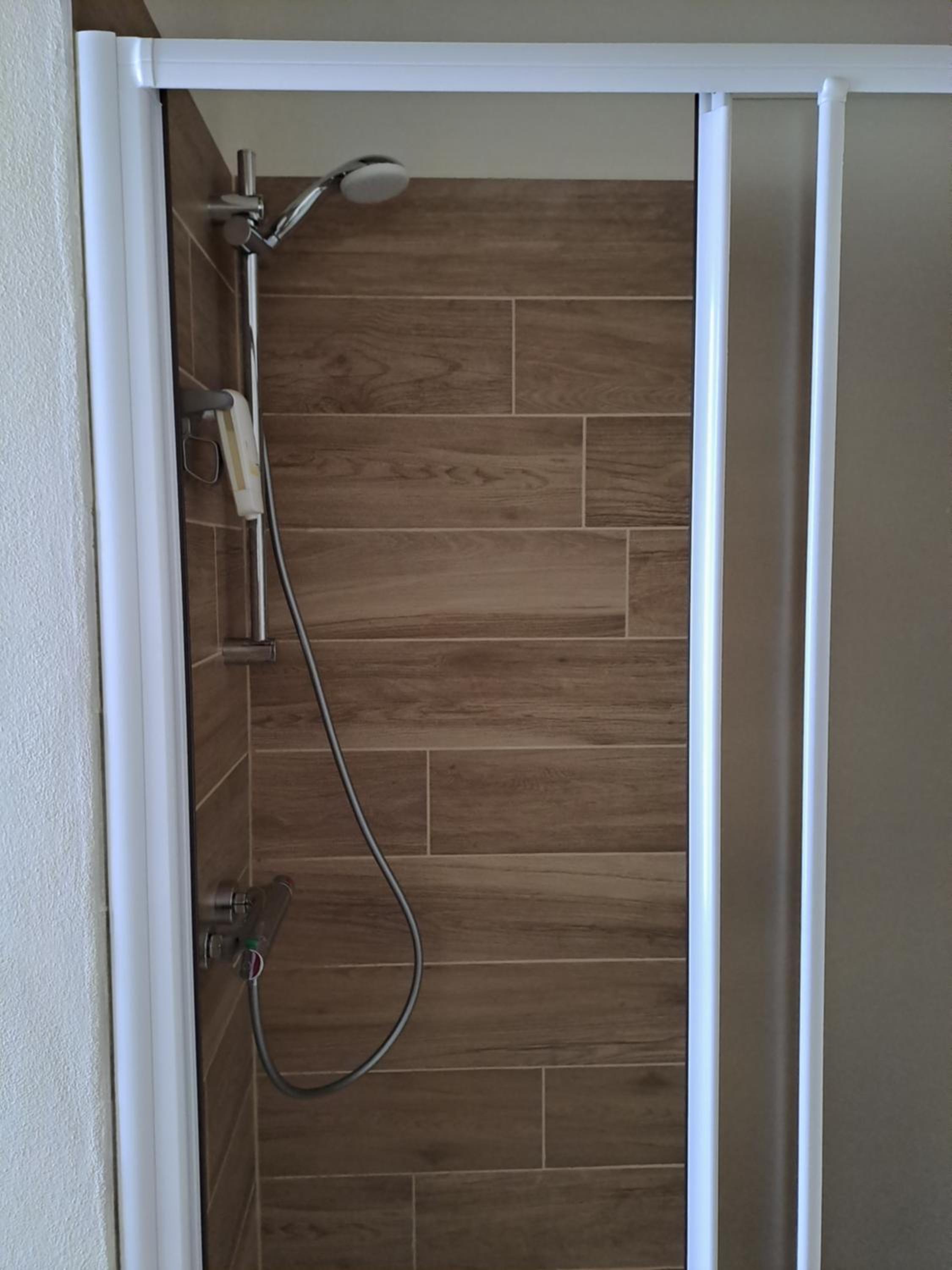 Double Room - Photo 7
