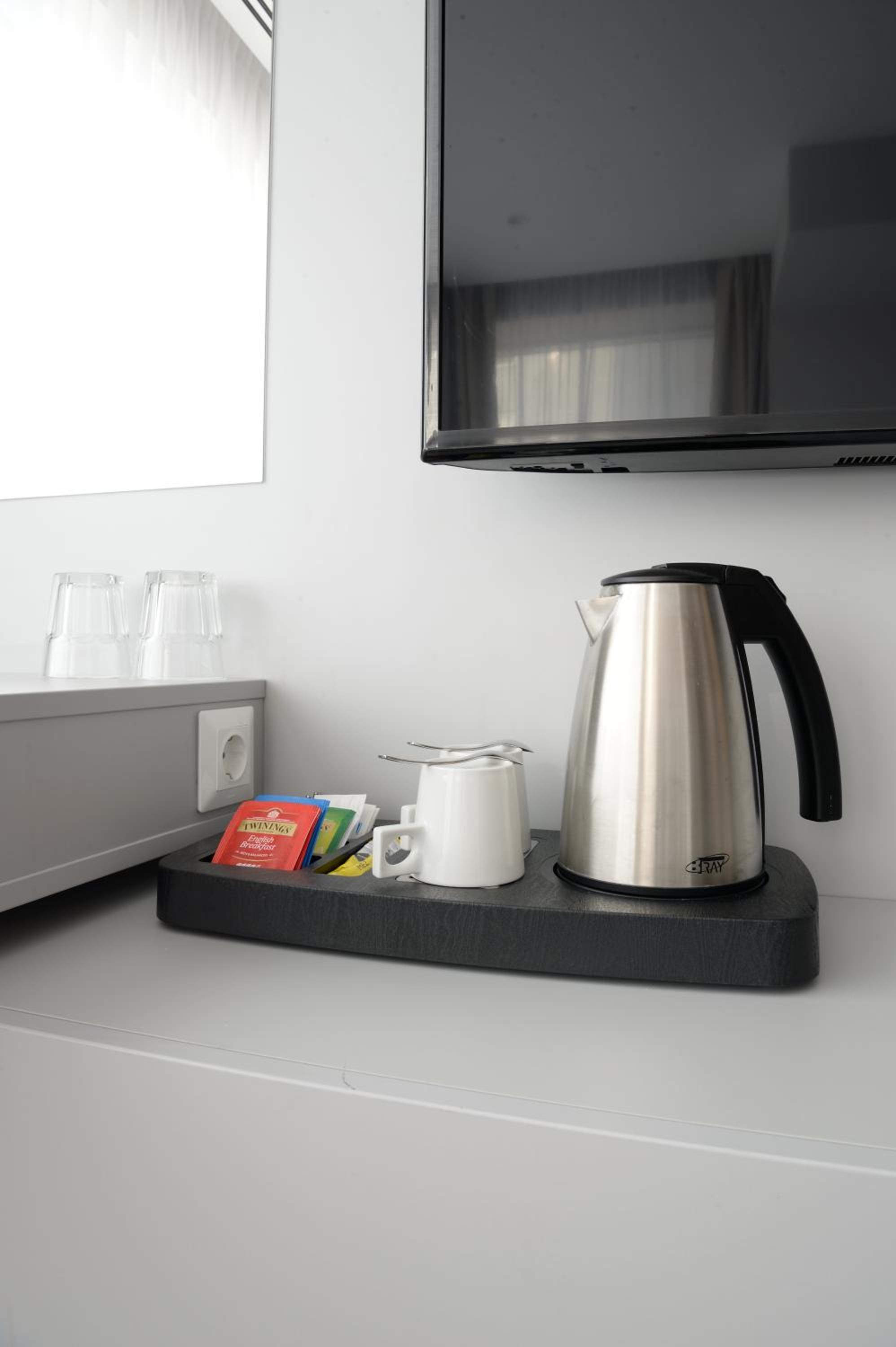 Twin Room - Photo 12