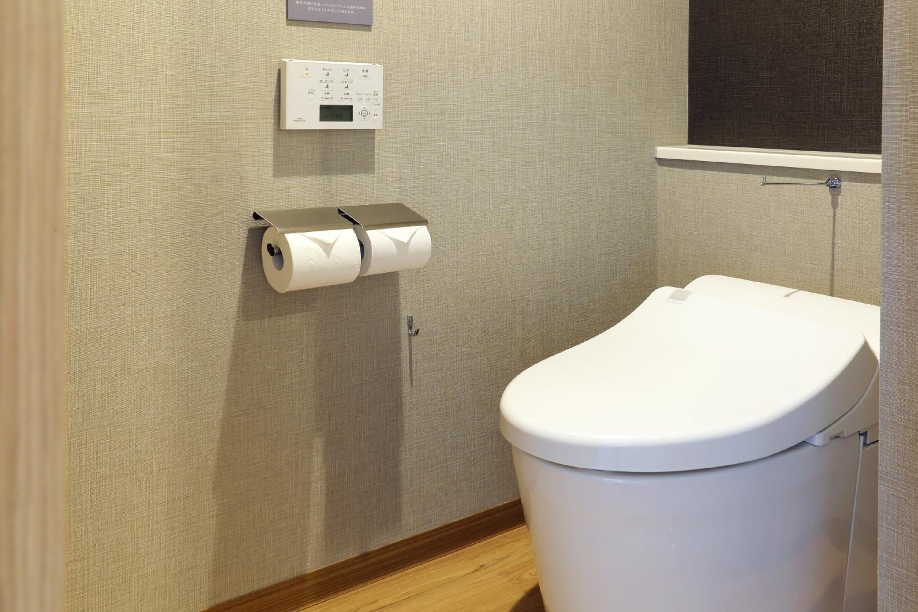 Large Twin Room - Non-Smoking photo 2