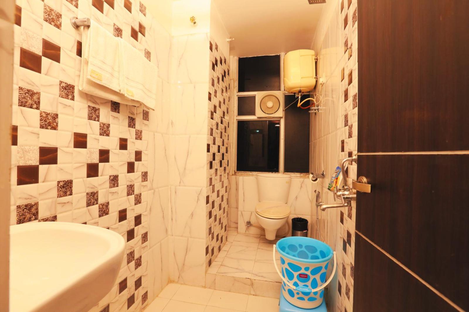 Triple Room with Private Bathroom - Photo 4