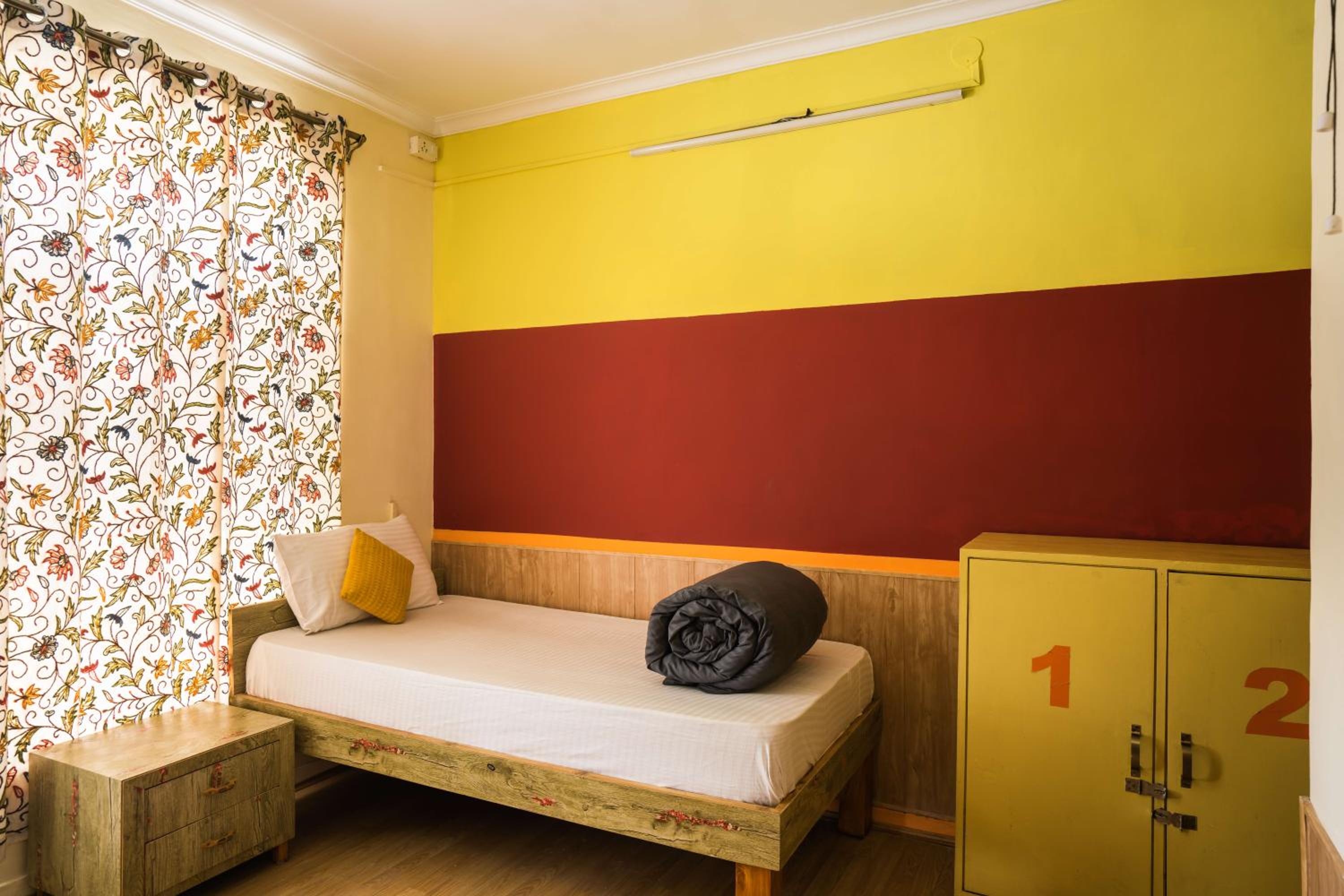 Standard Twin Room with Garden View - Photo 3