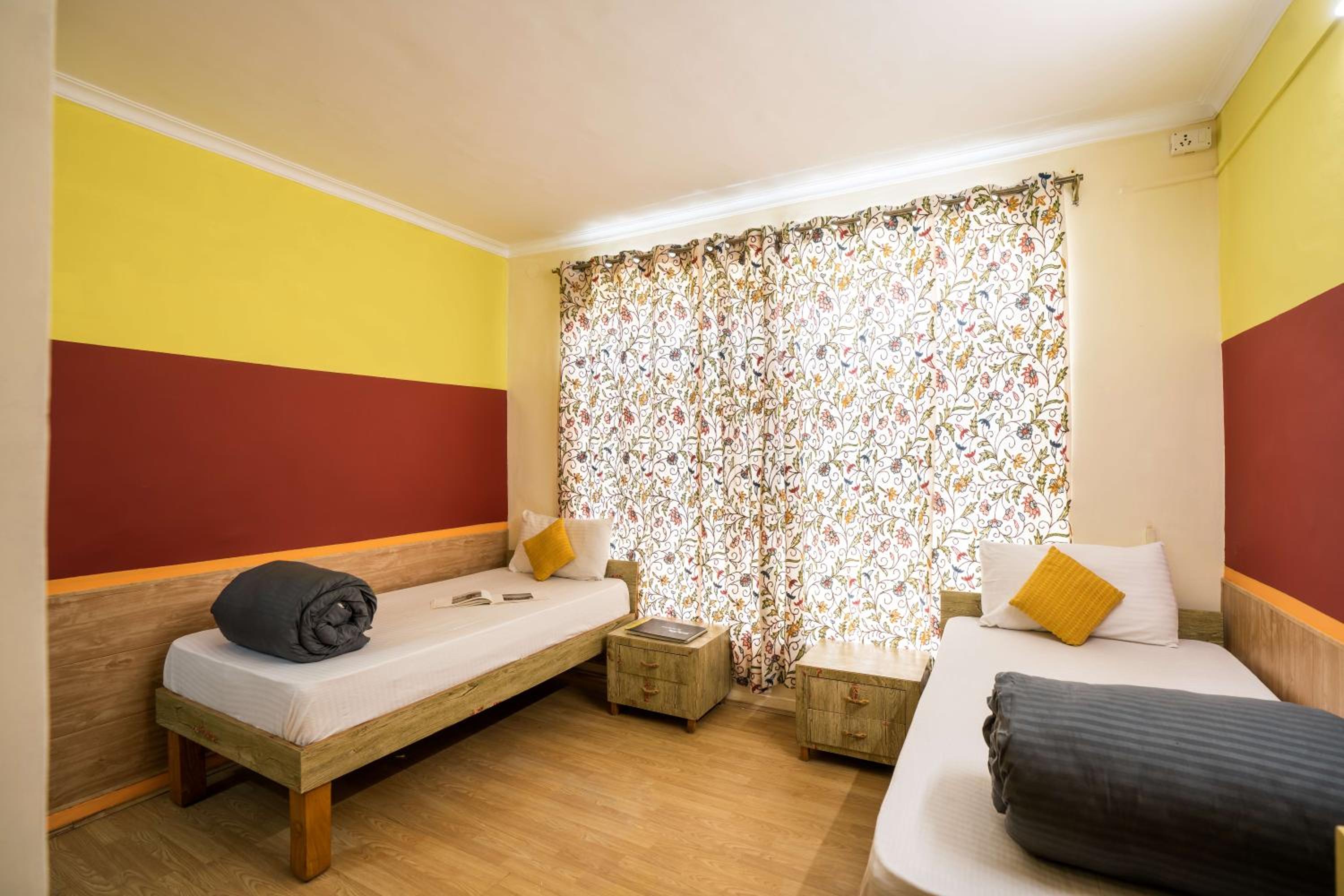 Standard Twin Room with Garden View - Photo 1