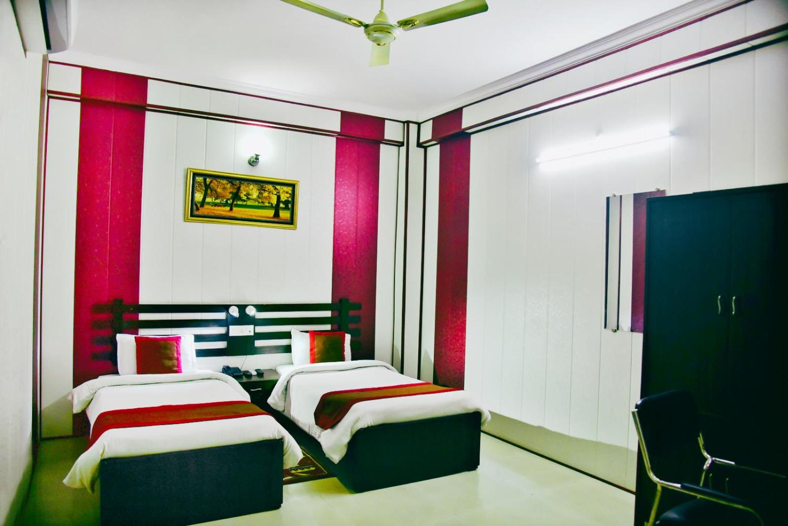 Deluxe Double Room - Photo 10