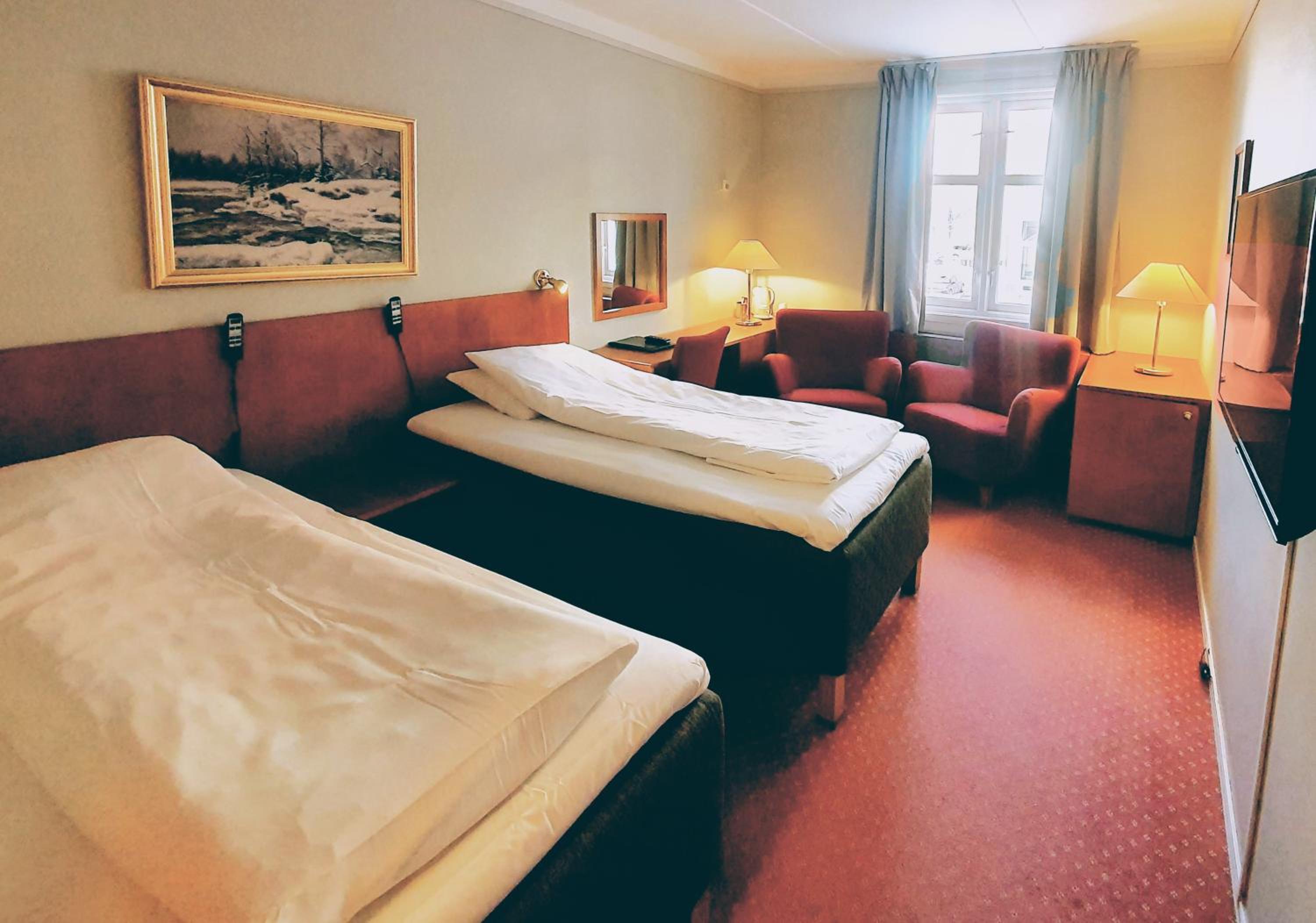 Twin Room - Photo 2