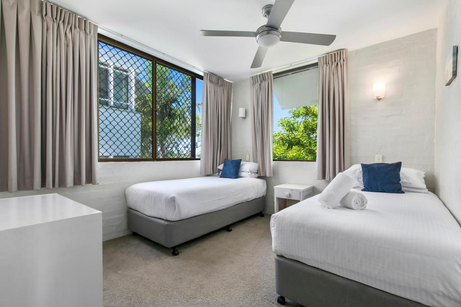 Standard Three-Bedroom Apartment with Palm View photo 2
