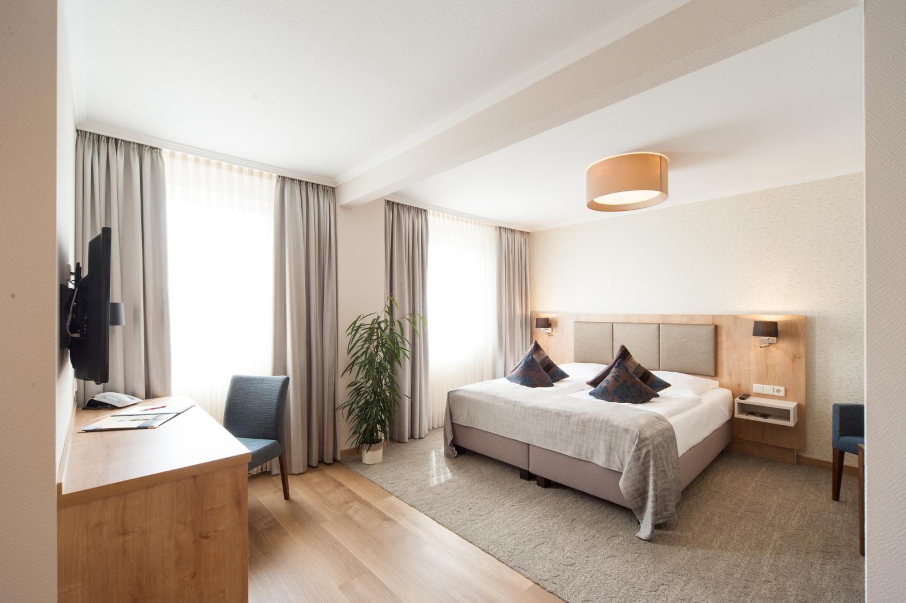 Comfort Double Room with Air Condition - Photo 5
