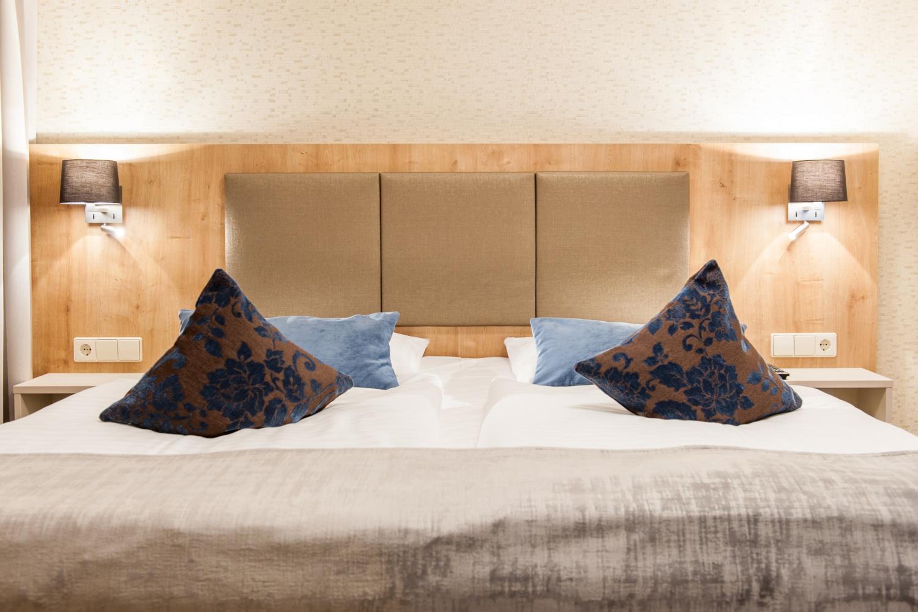 Comfort Double Room with Air Condition - Photo 3