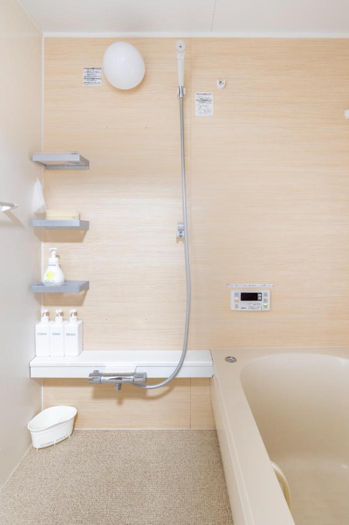 Double Room with Shared Bathroom photo 3