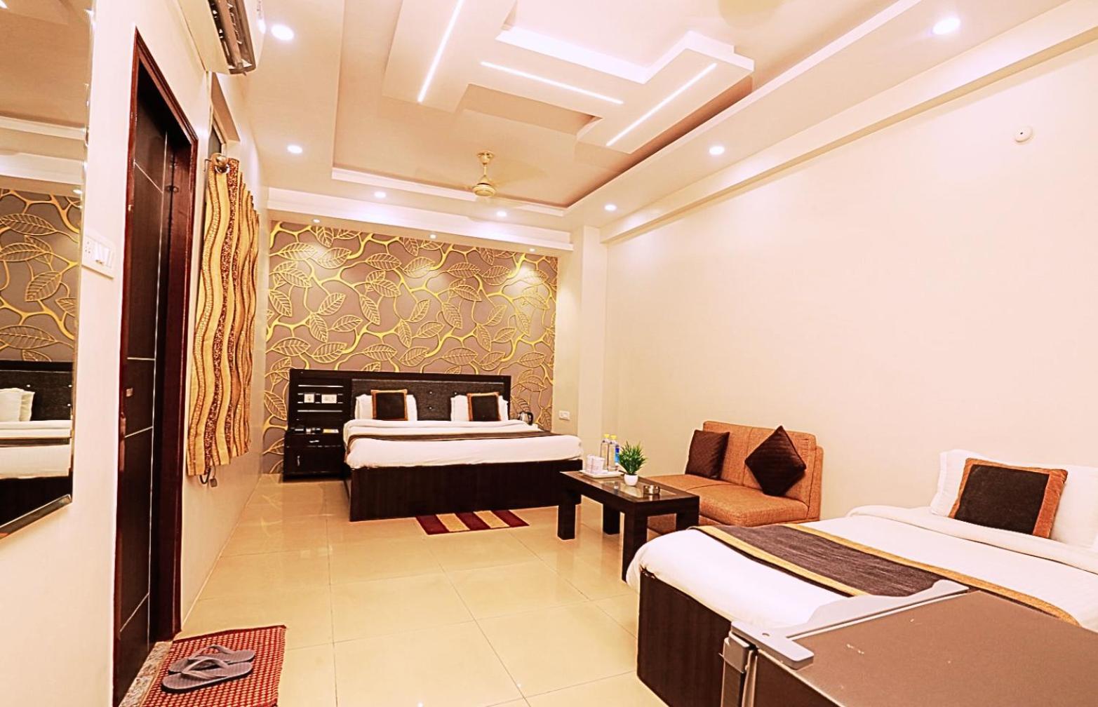 Suite - Photo 1