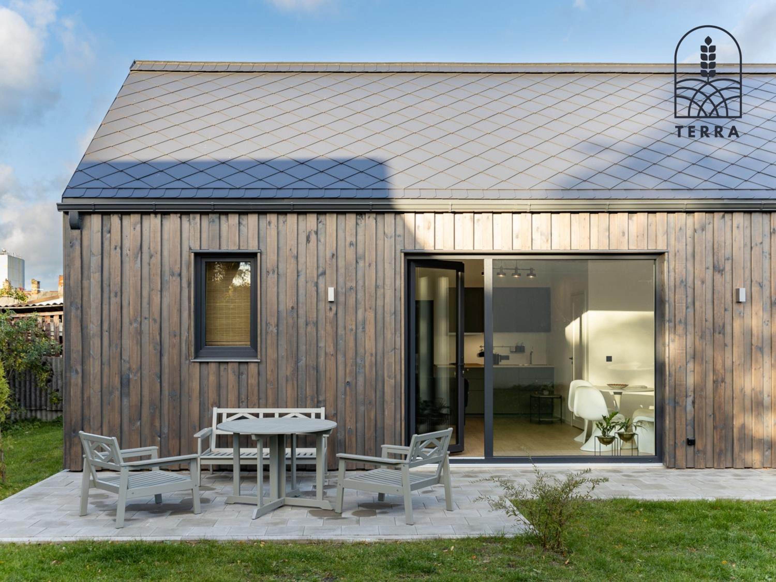 Three-Bedroom House - Photo 4