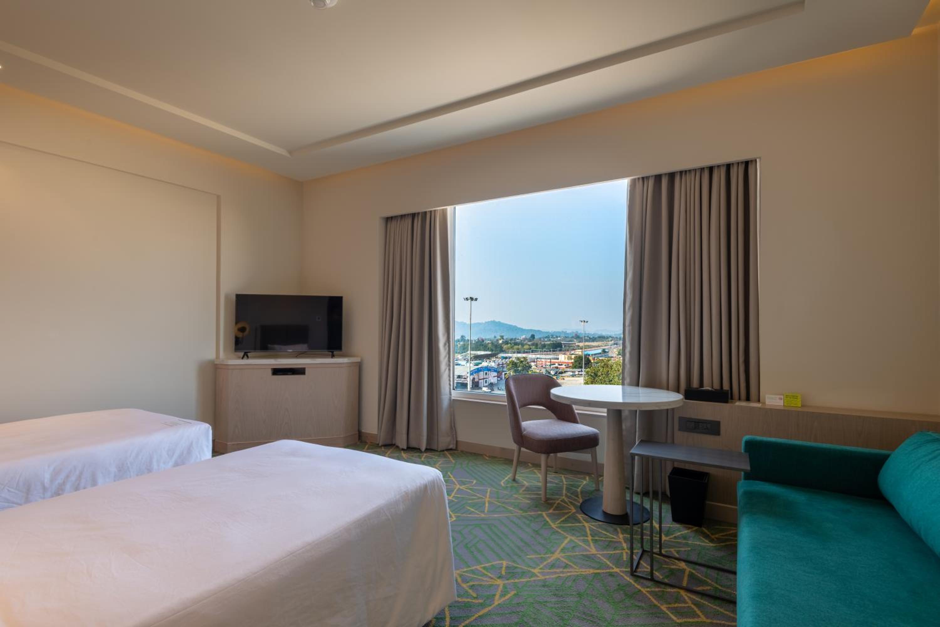 Standard Twin Room with Mountain View - Photo 6