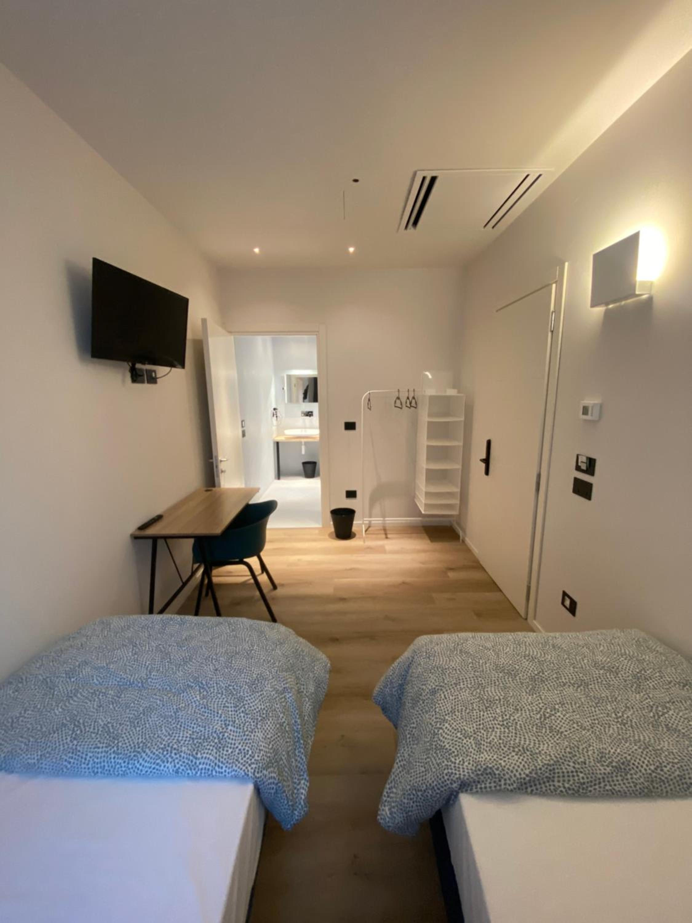 Twin Room with Private Bathroom
