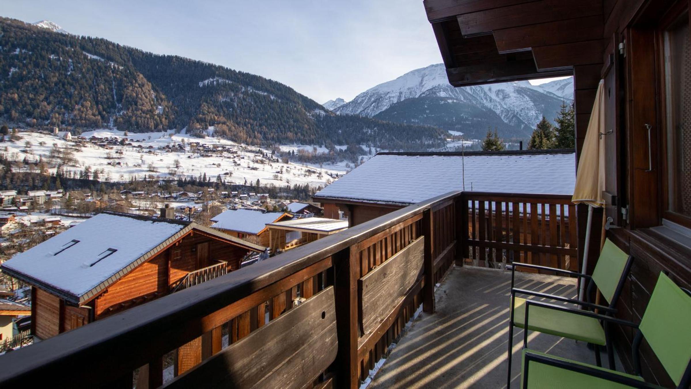 Apartment with Mountain View photo 2