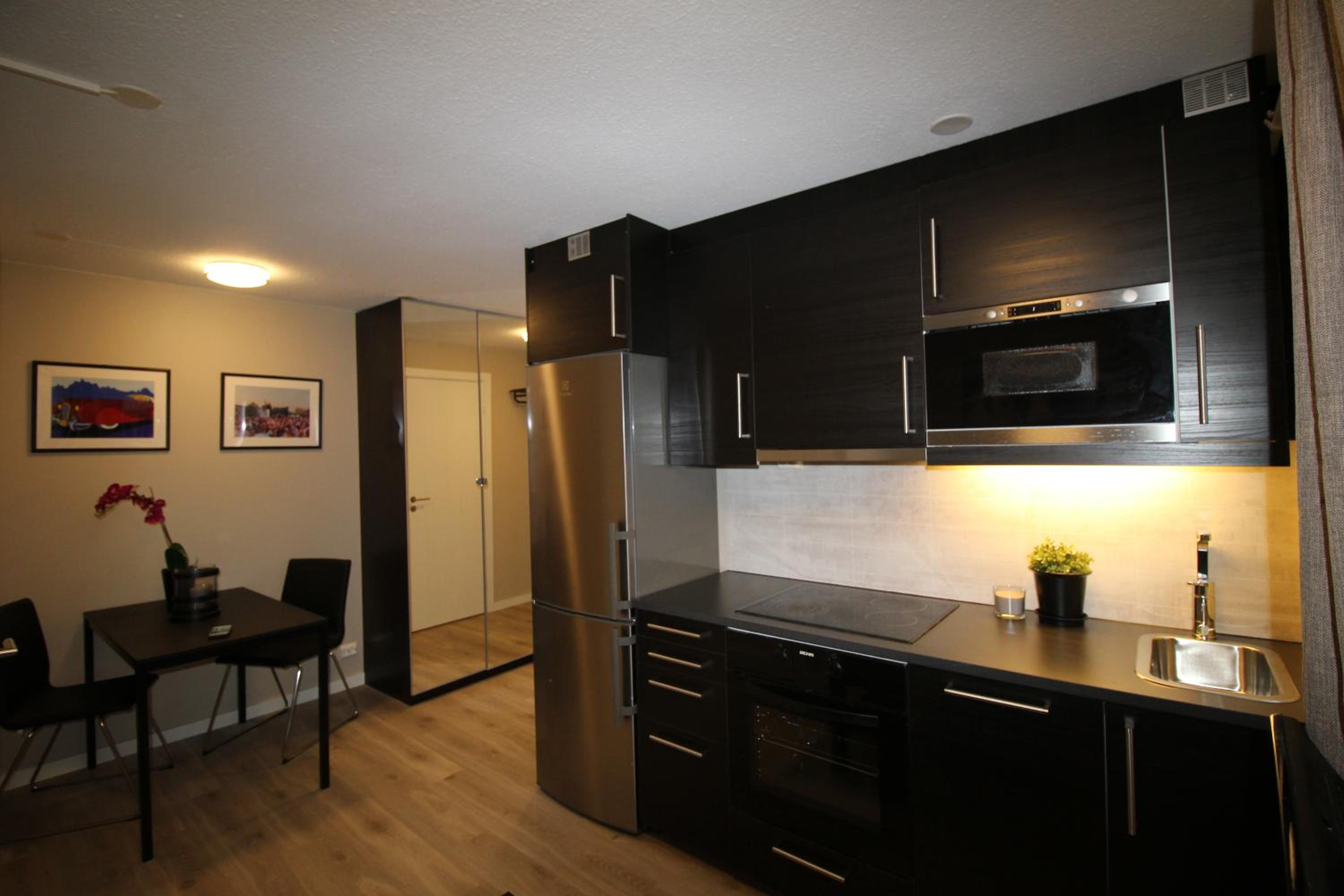 One-Bedroom Apartment photo 1
