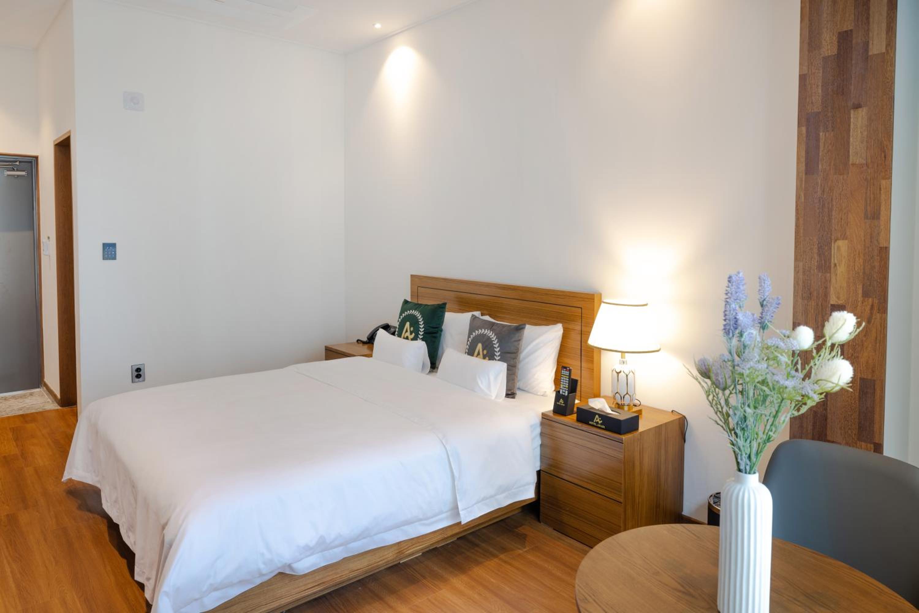 Standard Double Room - Photo 8