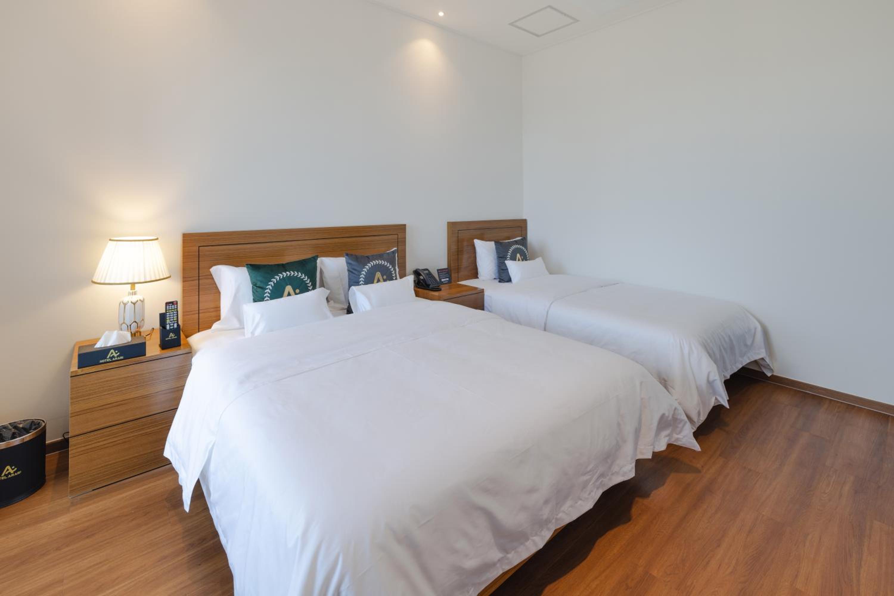 Standard Twin Room - Photo 4