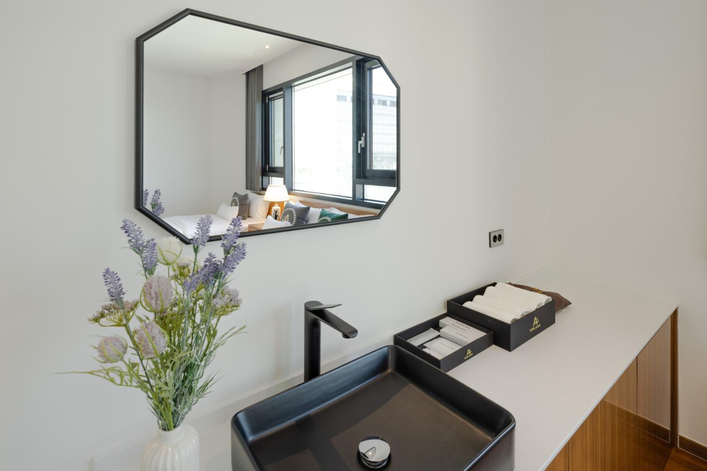 Deluxe Twin Room - Photo 2