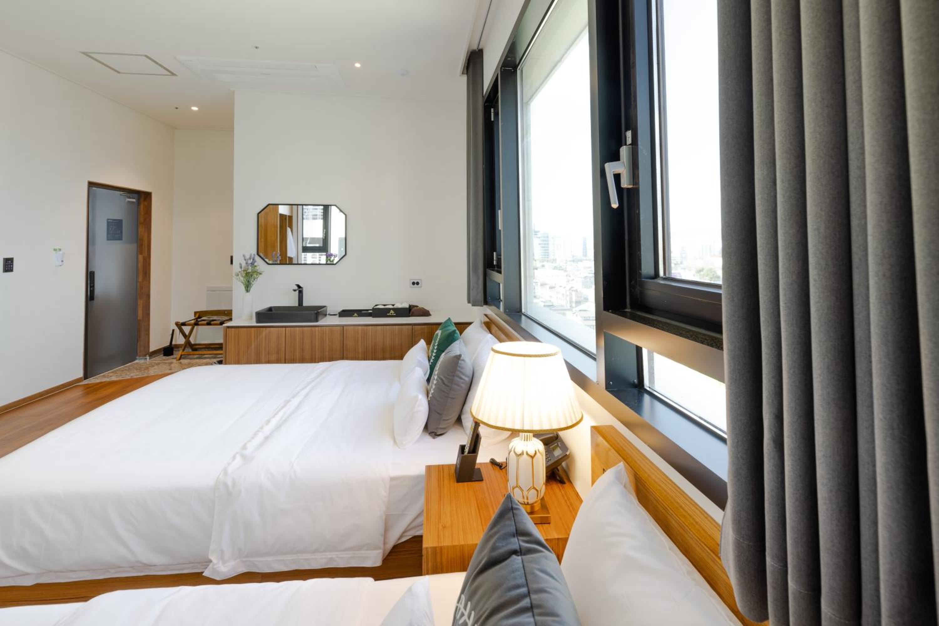 Deluxe Twin Room - Photo 3