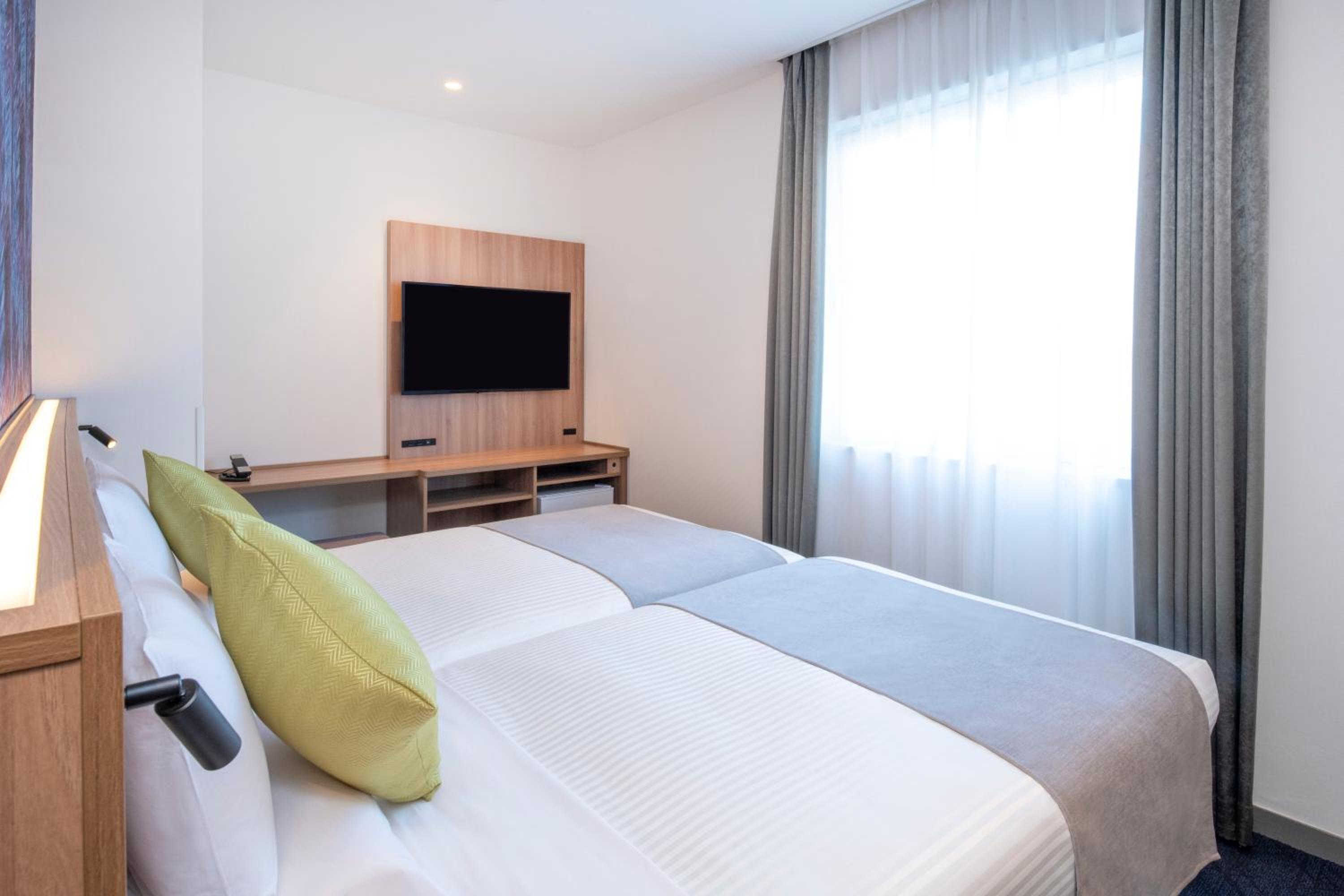 Standard Twin Room - Non-Smoking - No Daily Cleaning photo 3