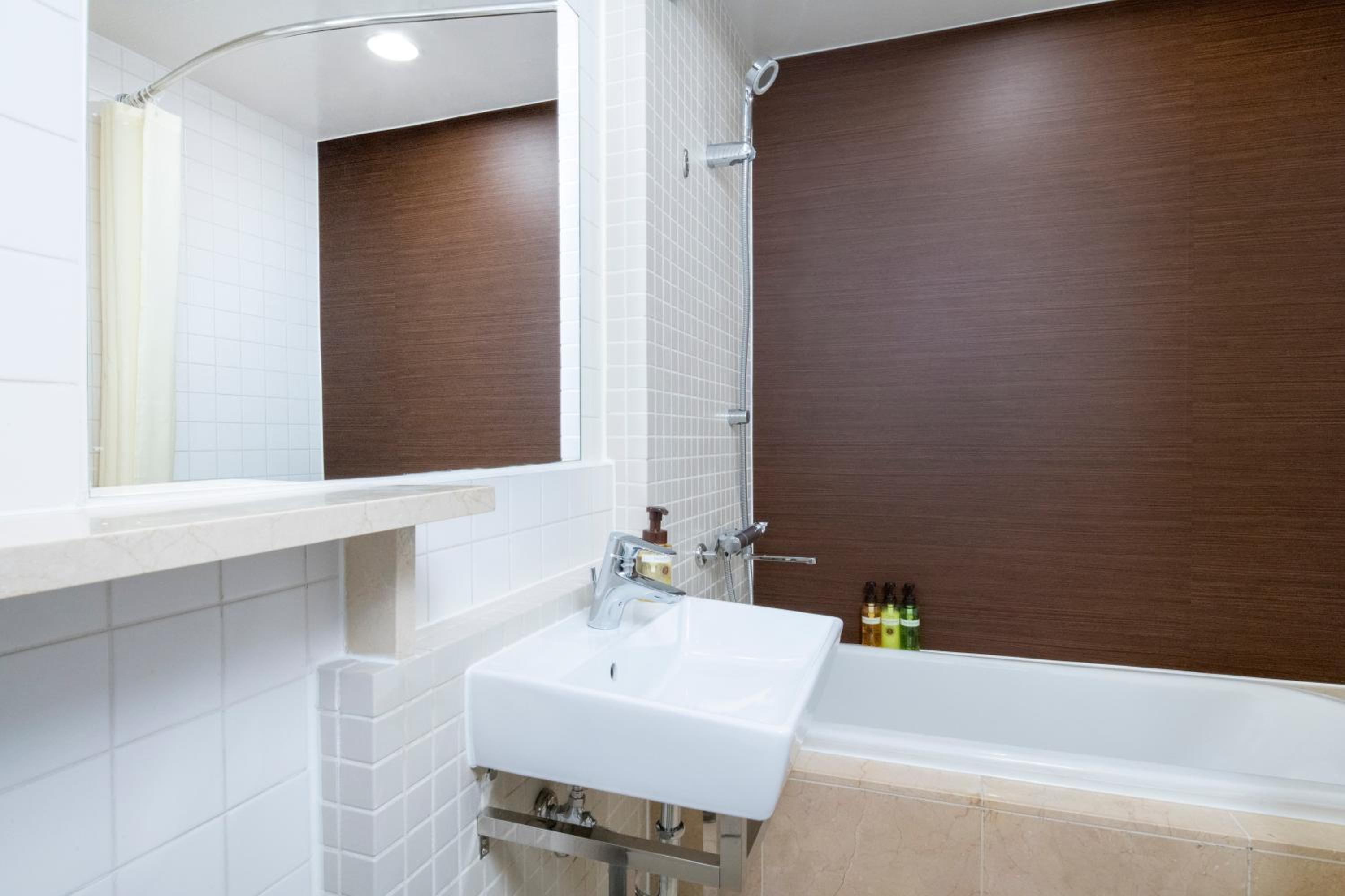 Standard Twin Room - Non-Smoking photo 3
