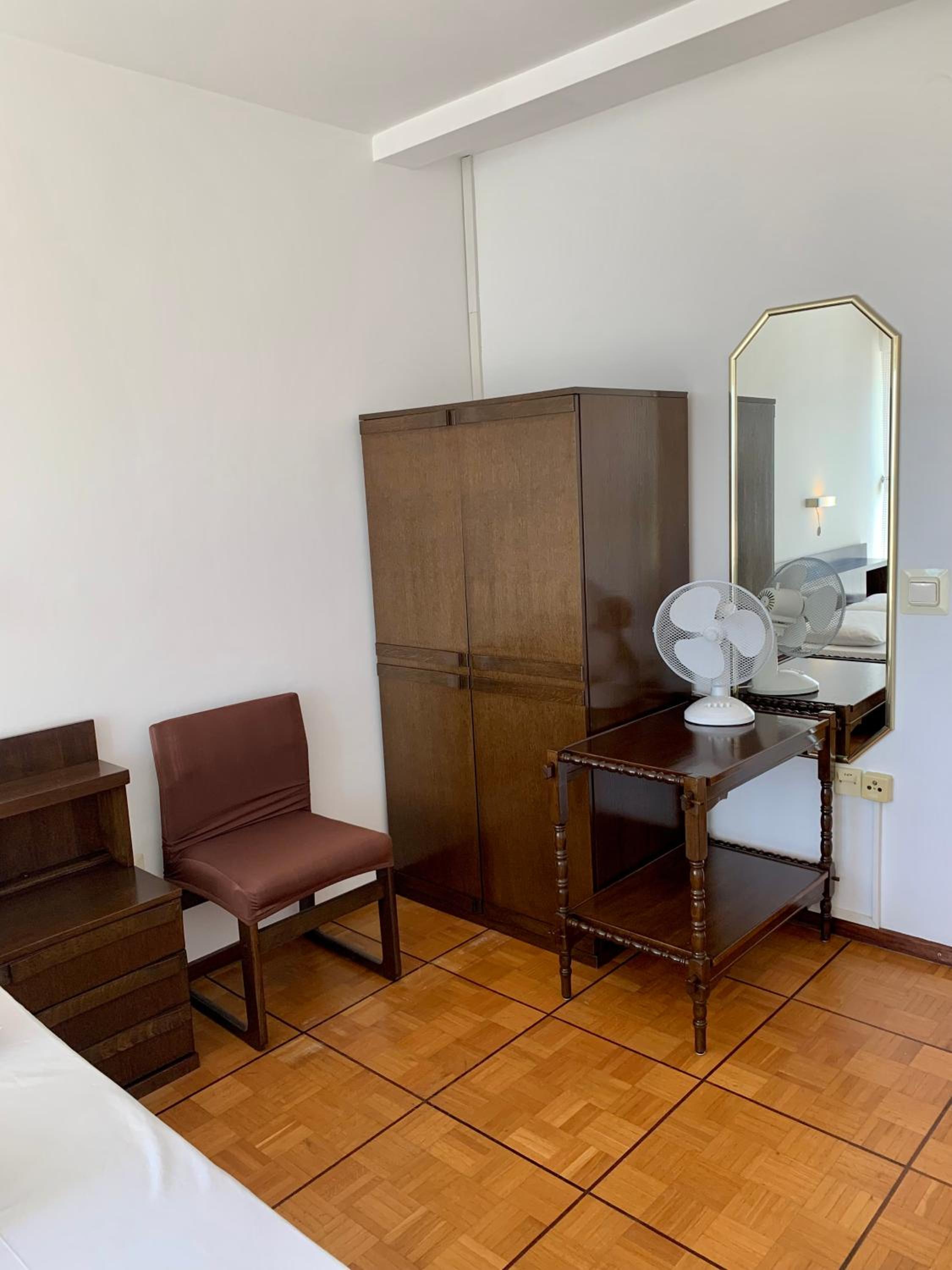Double Room with Private External Bathroom - Photo 1