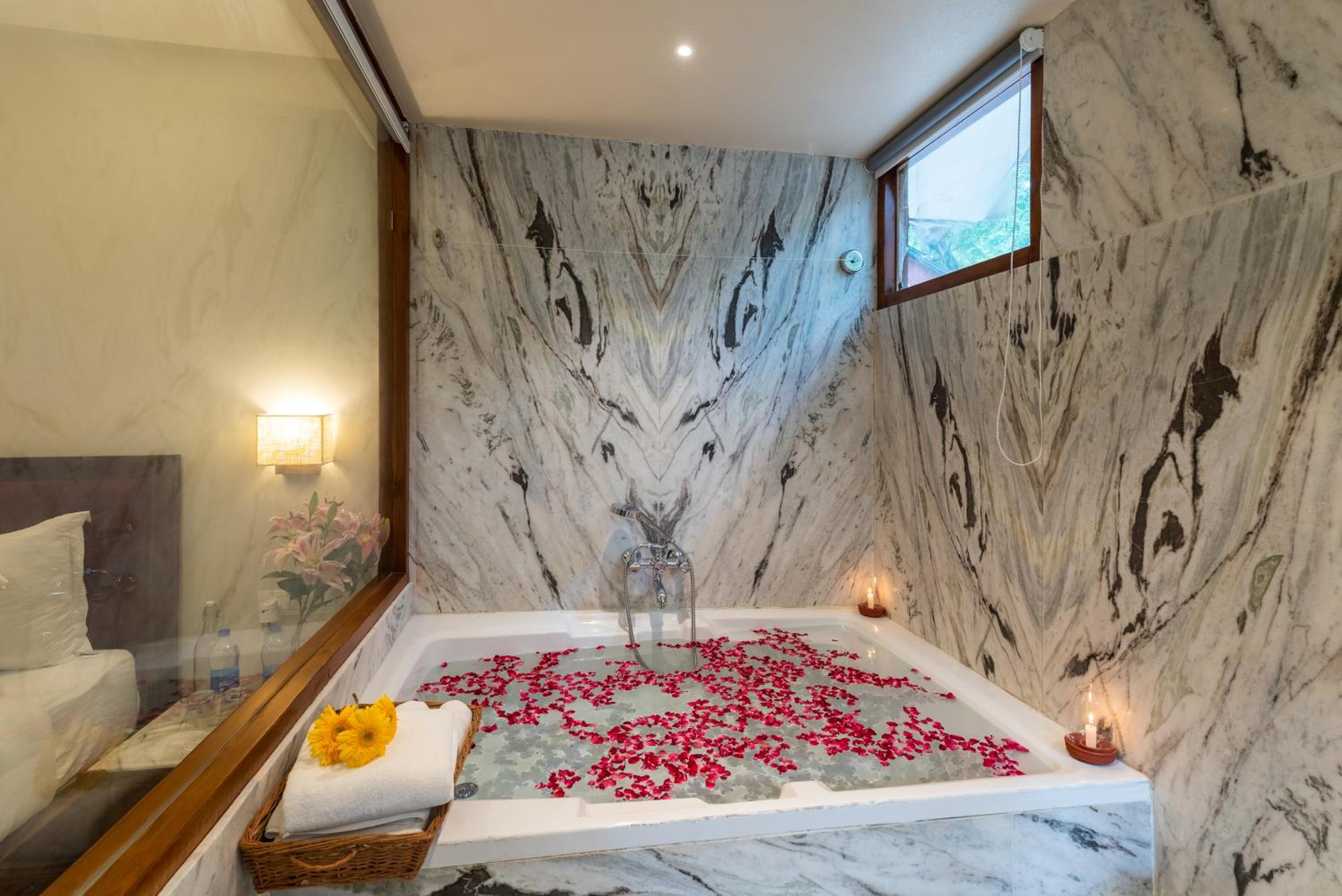 Luxury Suite photo 3