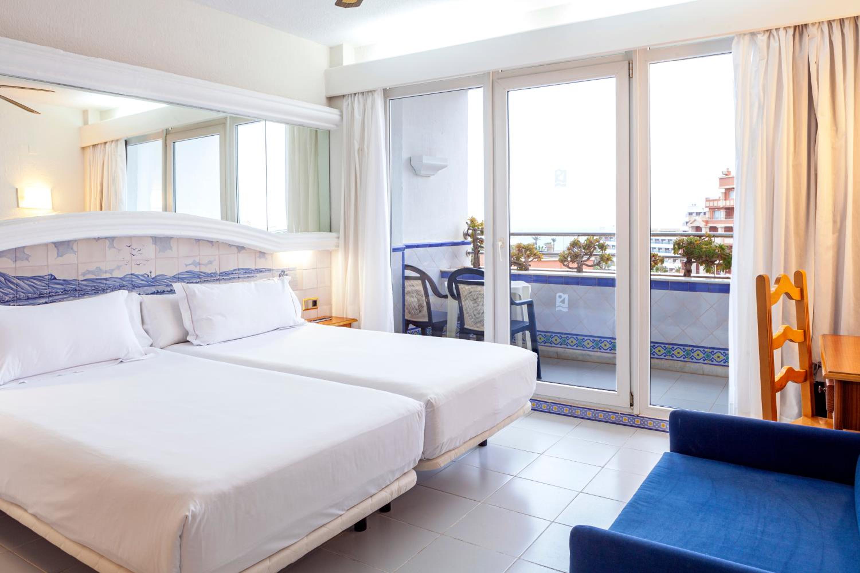 Double or Twin Room - Photo 6