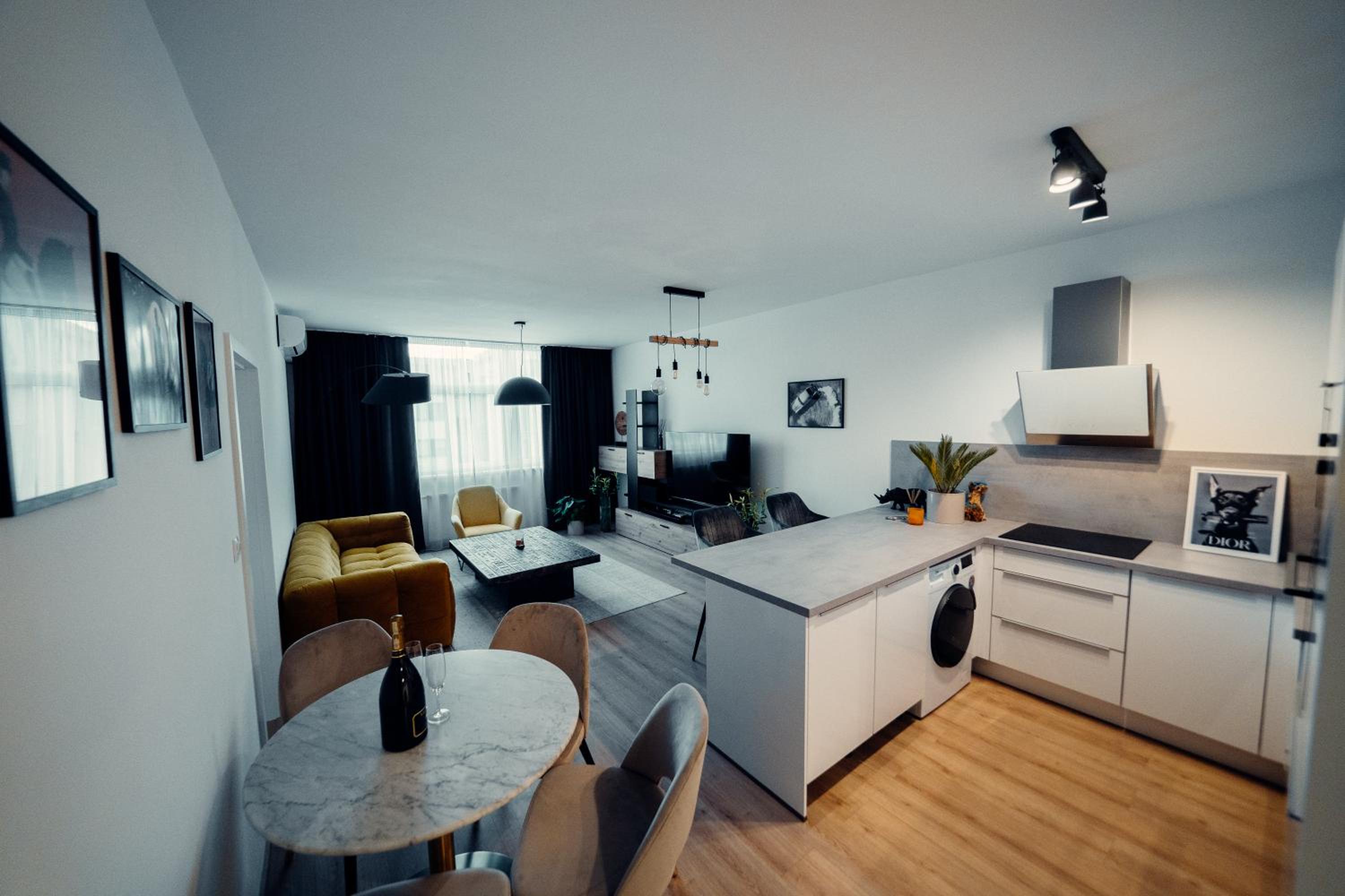 Premium Quadruple Room - Photo 11