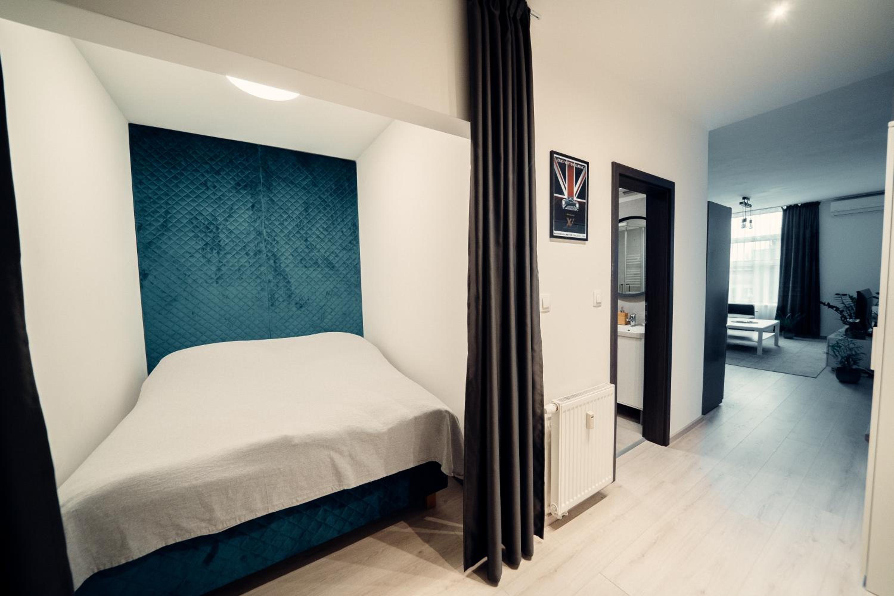 One-Bedroom Apartment - Photo 1