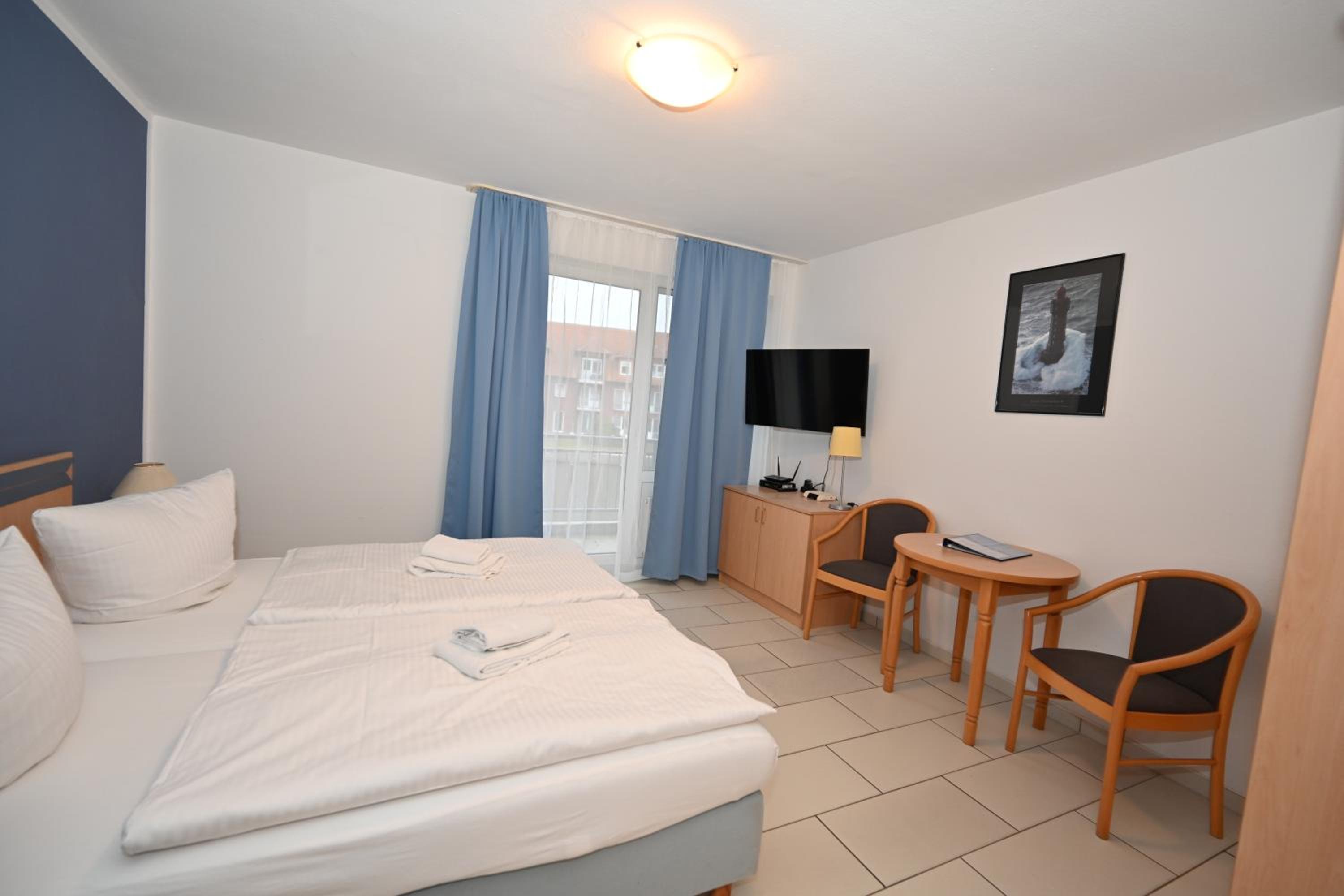 Studio Apartment with Harbor View