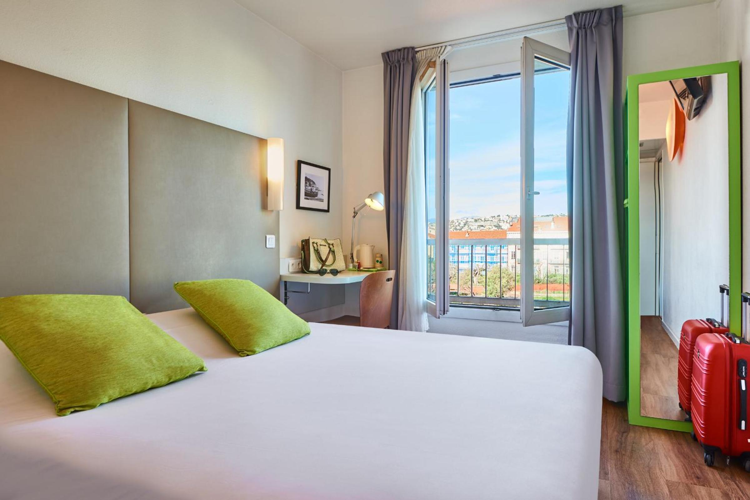 Double Room - Photo 7